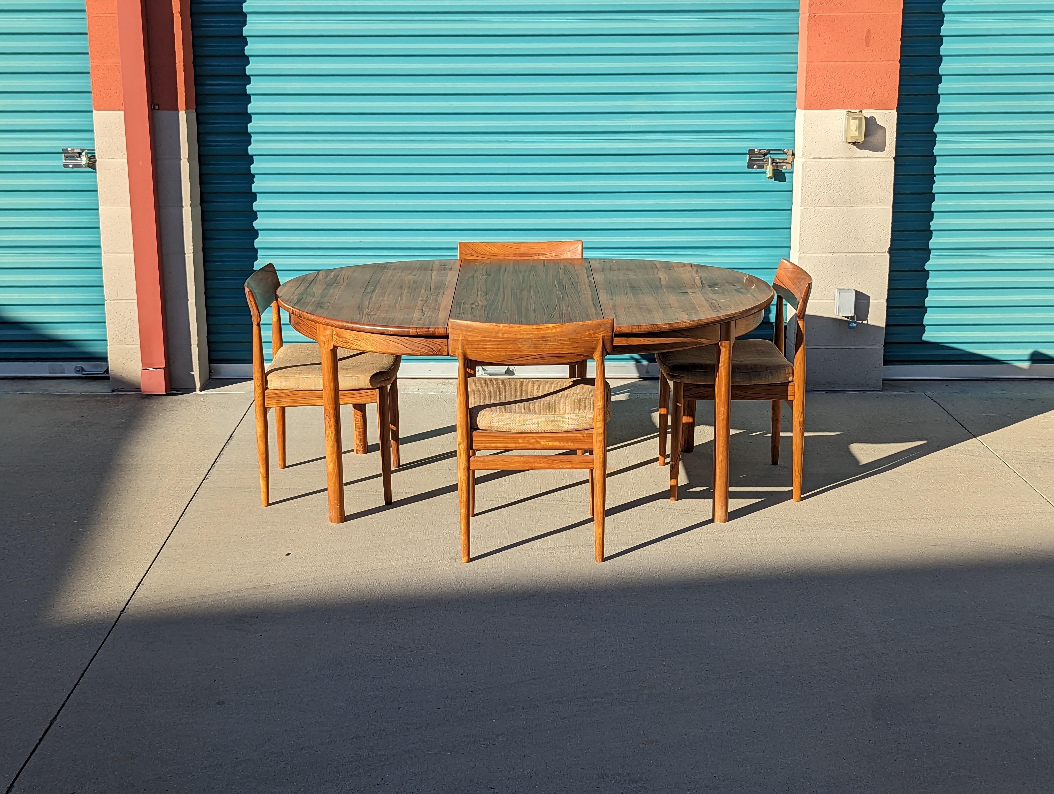 Mid Century Modern Rosewood Dining Set, c1970s In Good Condition In Chino Hills, CA