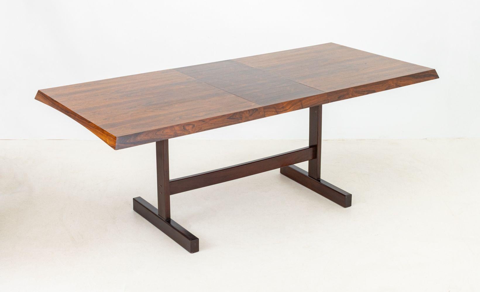 Mid-Century Modern Table de salle à manger en bois de rose moderne du milieu du siècle en vente