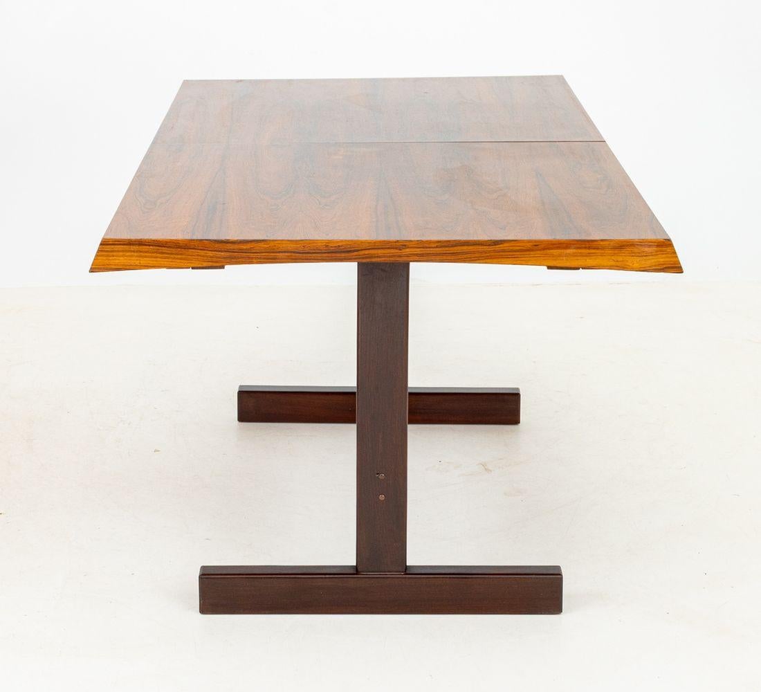Table de salle à manger en bois de rose moderne du milieu du siècle Bon état - En vente à Astoria, NY