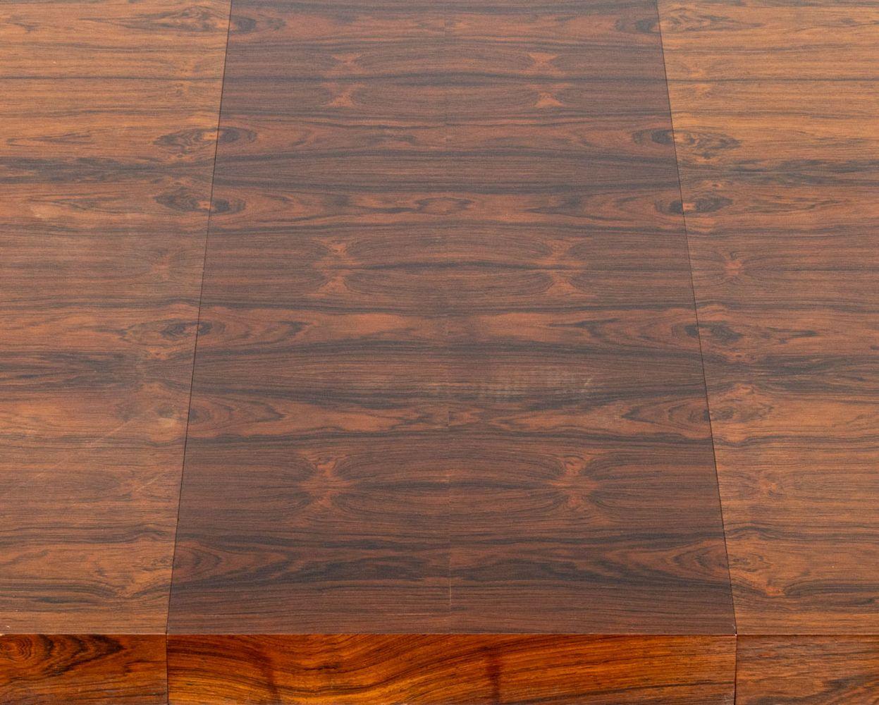 Métal Table de salle à manger en bois de rose moderne du milieu du siècle en vente