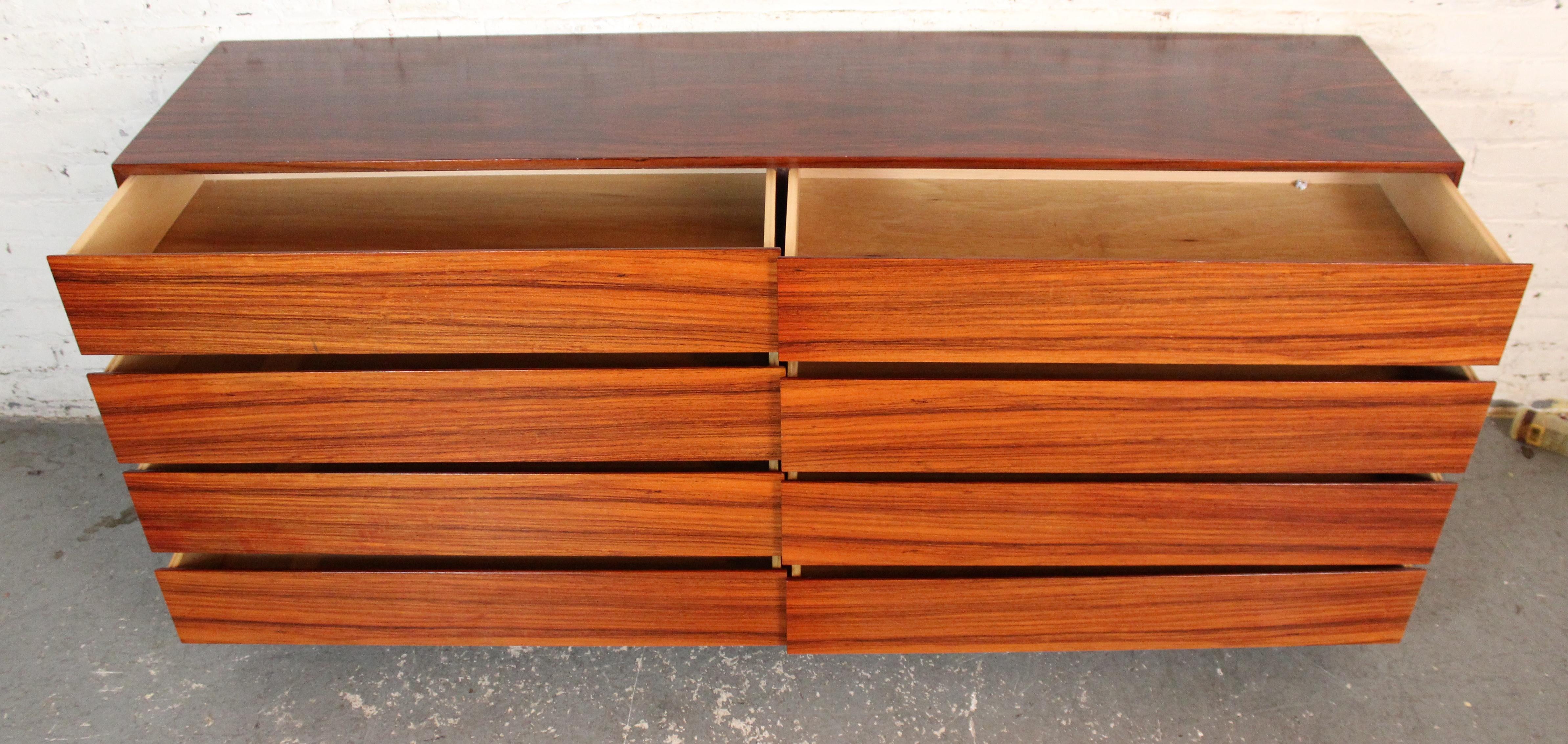 Moderne kommode aus rosenholz für die mitte des jahrhunderts von Vinde Mobelfabrik im Angebot 4