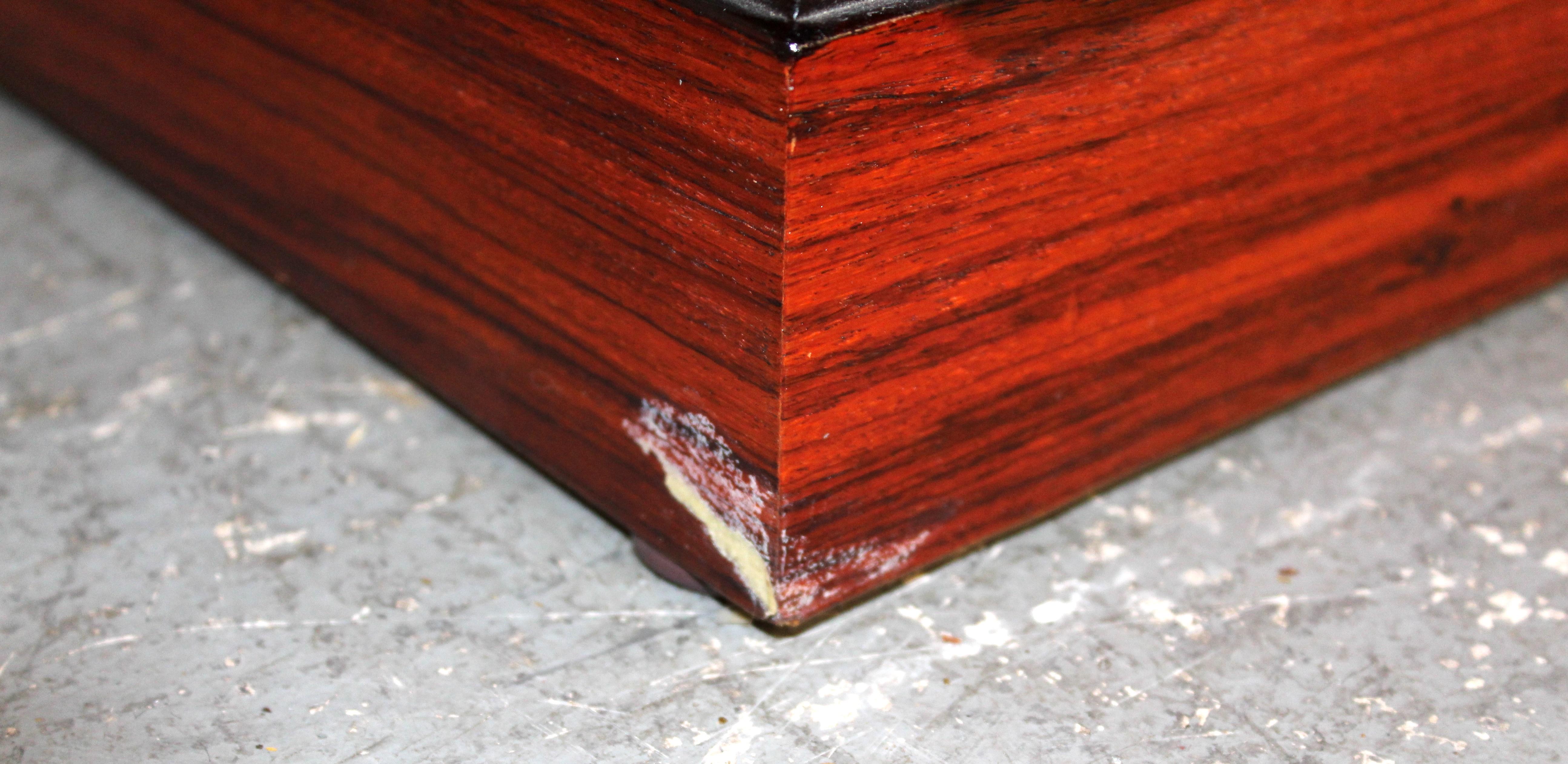 Moderne kommode aus rosenholz für die mitte des jahrhunderts von Vinde Mobelfabrik (Holz) im Angebot