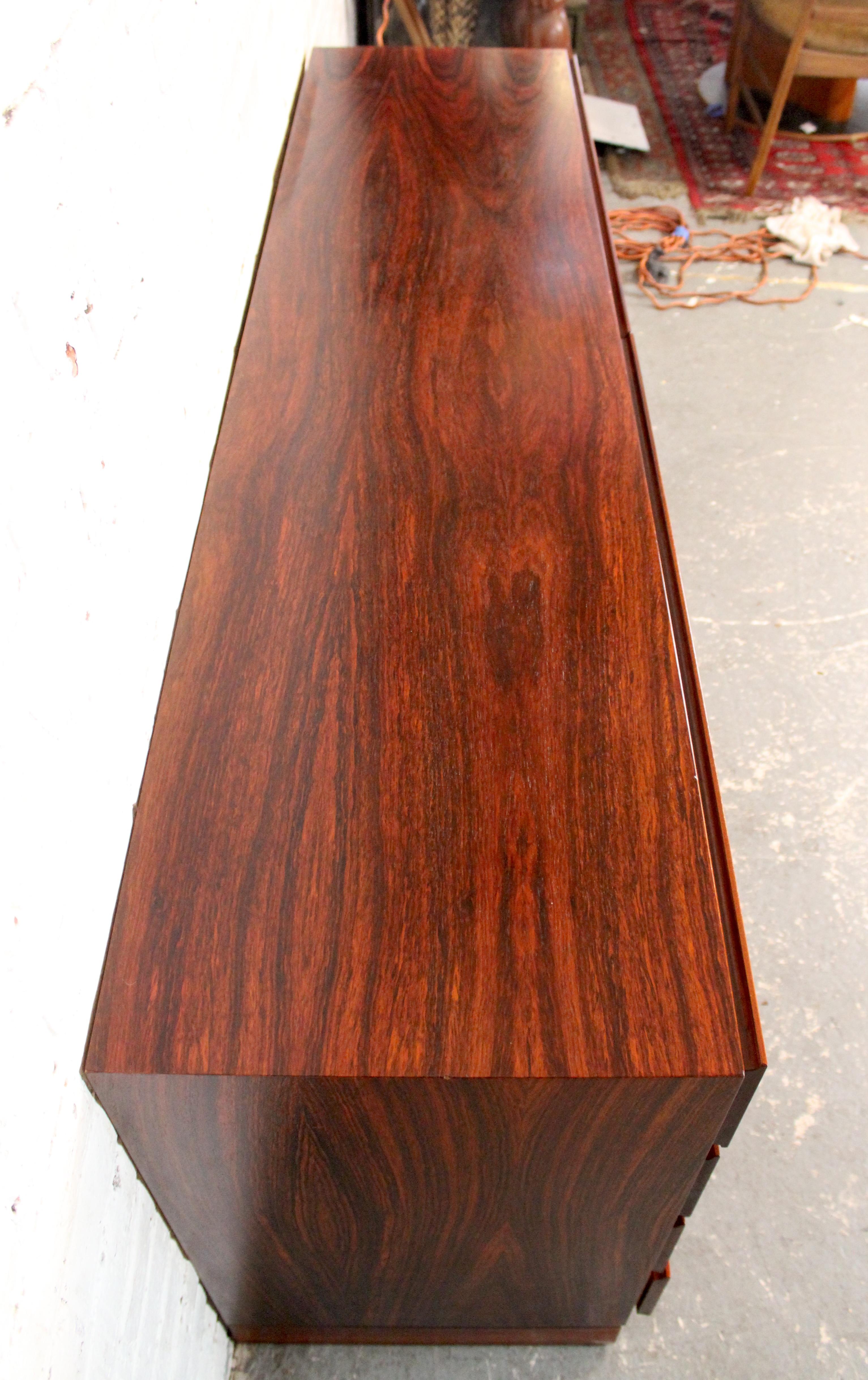 Moderne kommode aus rosenholz für die mitte des jahrhunderts von Vinde Mobelfabrik im Angebot 1