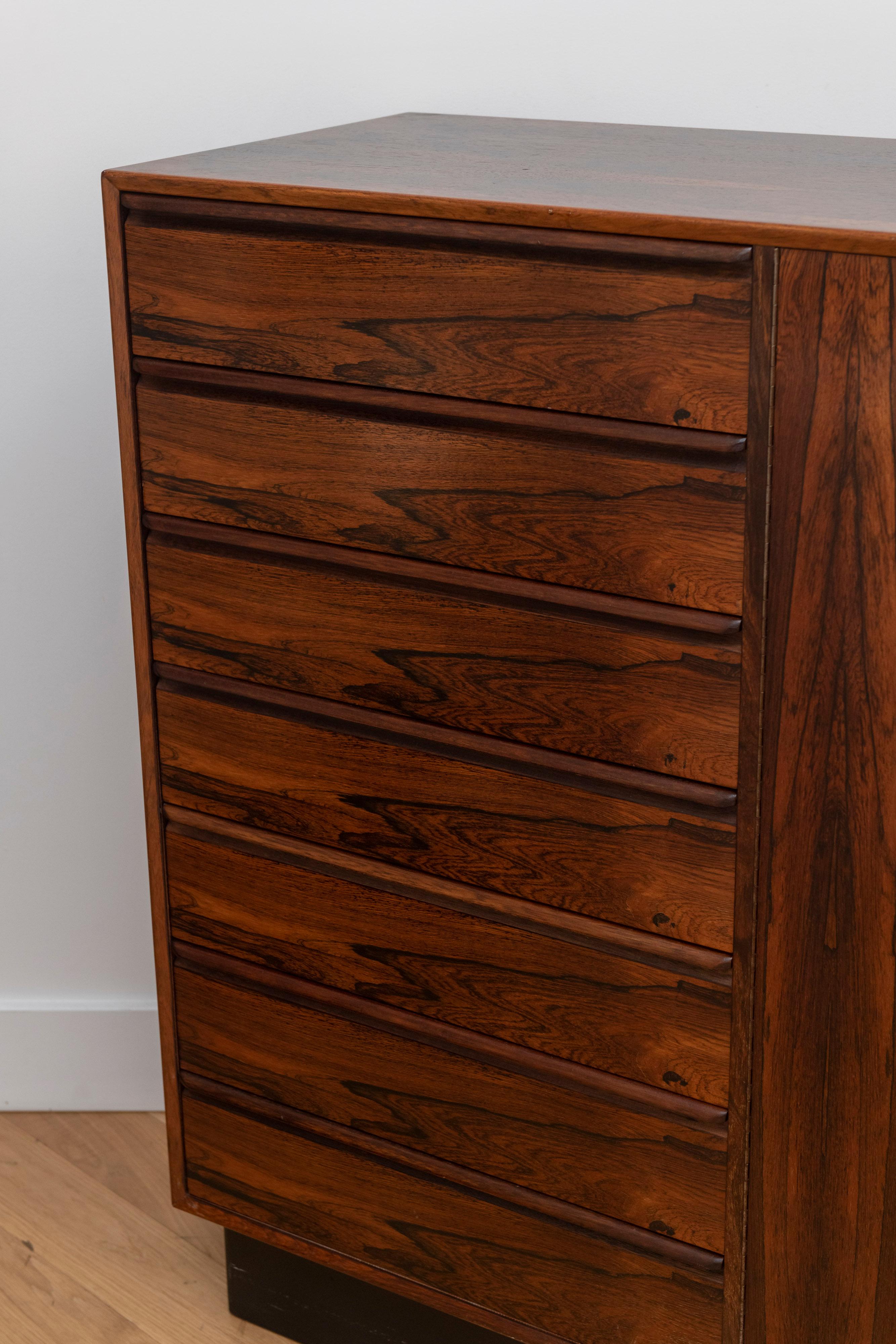 Mid-Century Modern Rosewood Dresser by Westnofa For Sale 4