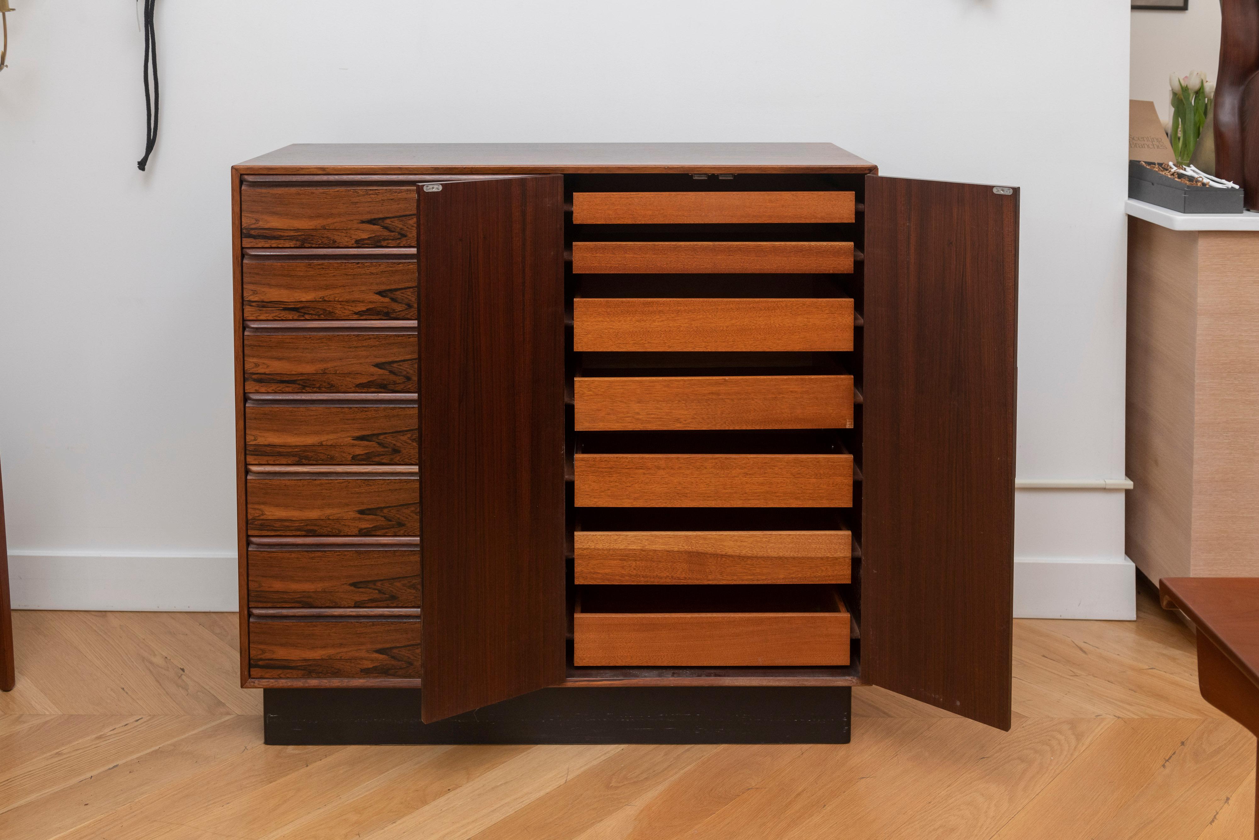 Norwegian Mid-Century Modern Rosewood Dresser by Westnofa For Sale