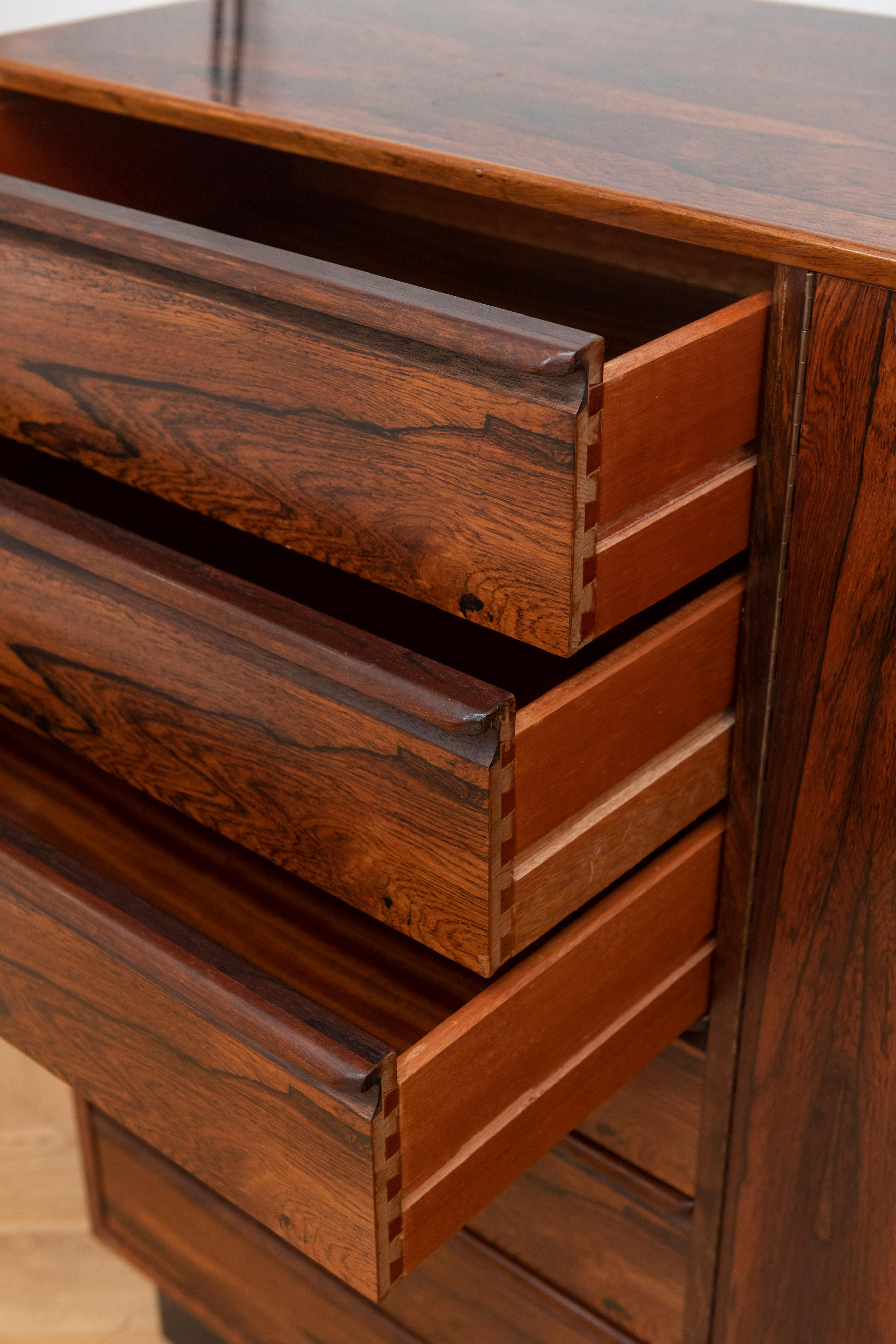Mid-Century Modern Rosewood Dresser by Westnofa For Sale 1
