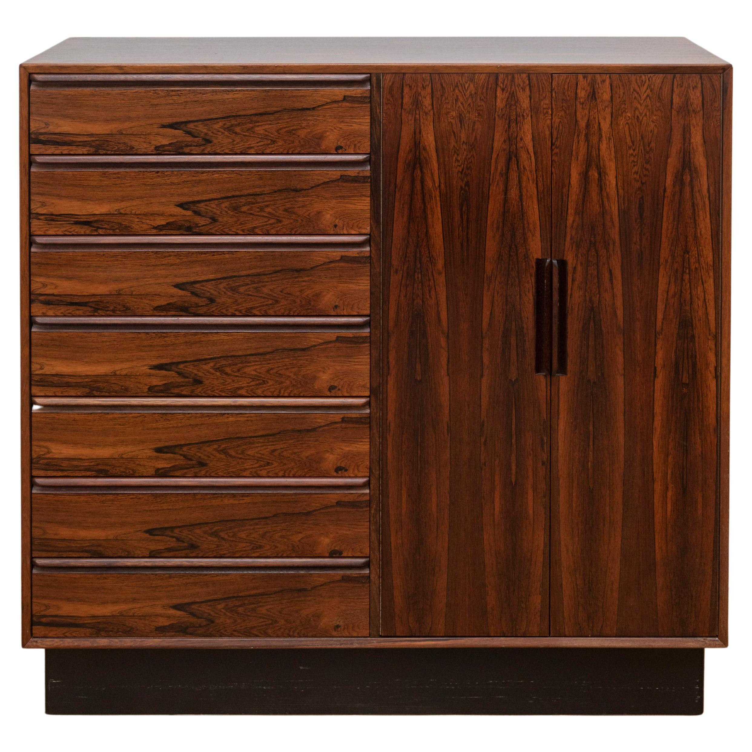 Mid-Century Modern Rosewood Dresser by Westnofa For Sale