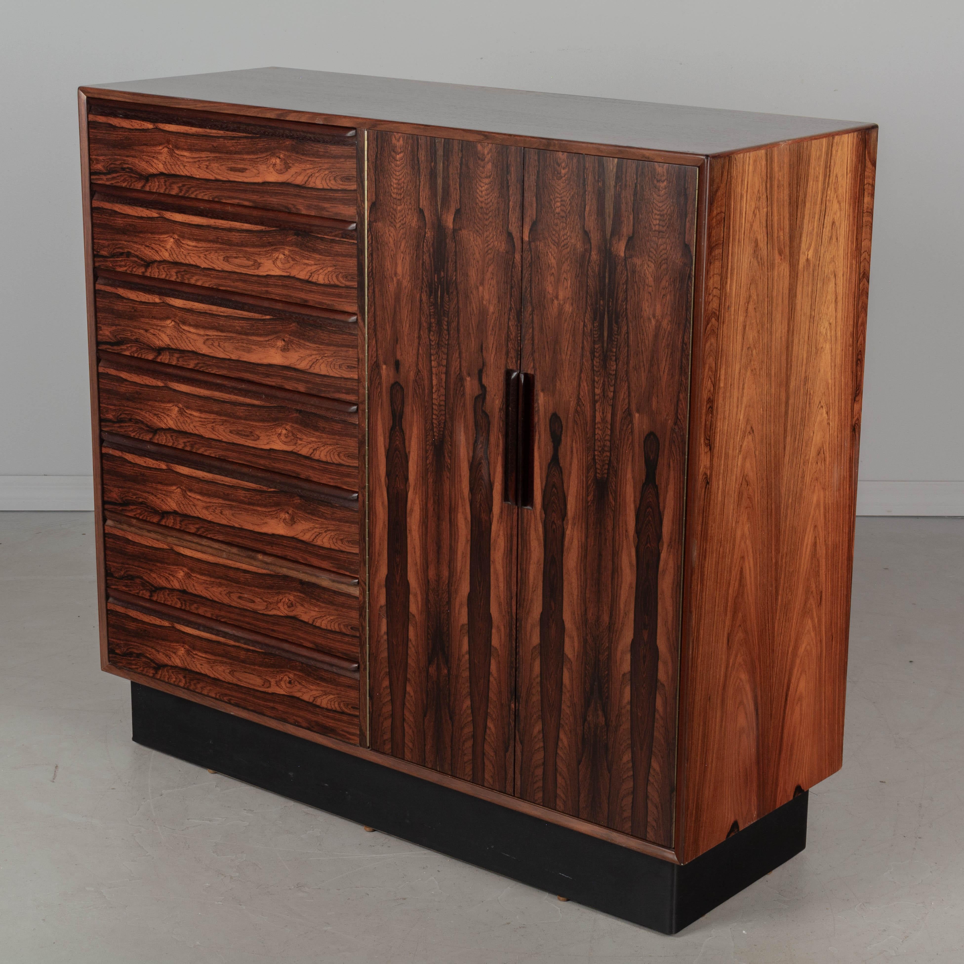 Mid-Century Modern Rosewood Dresser by Westnofa Norway In Good Condition For Sale In Winter Park, FL