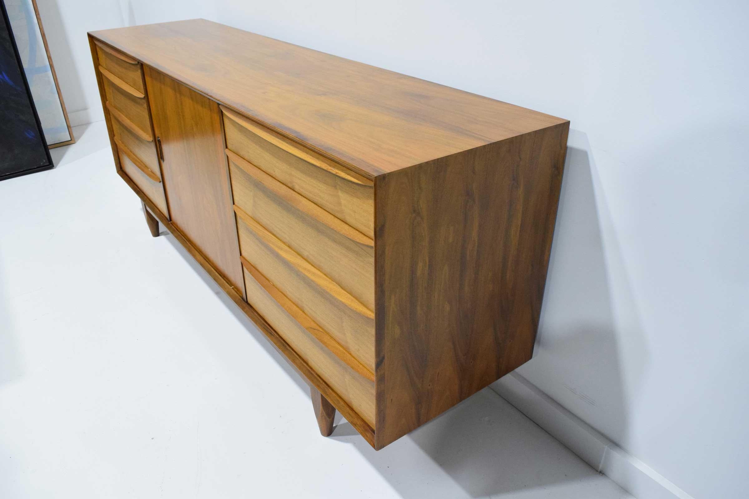 20th Century Mid-Century Modern Rosewood Dresser