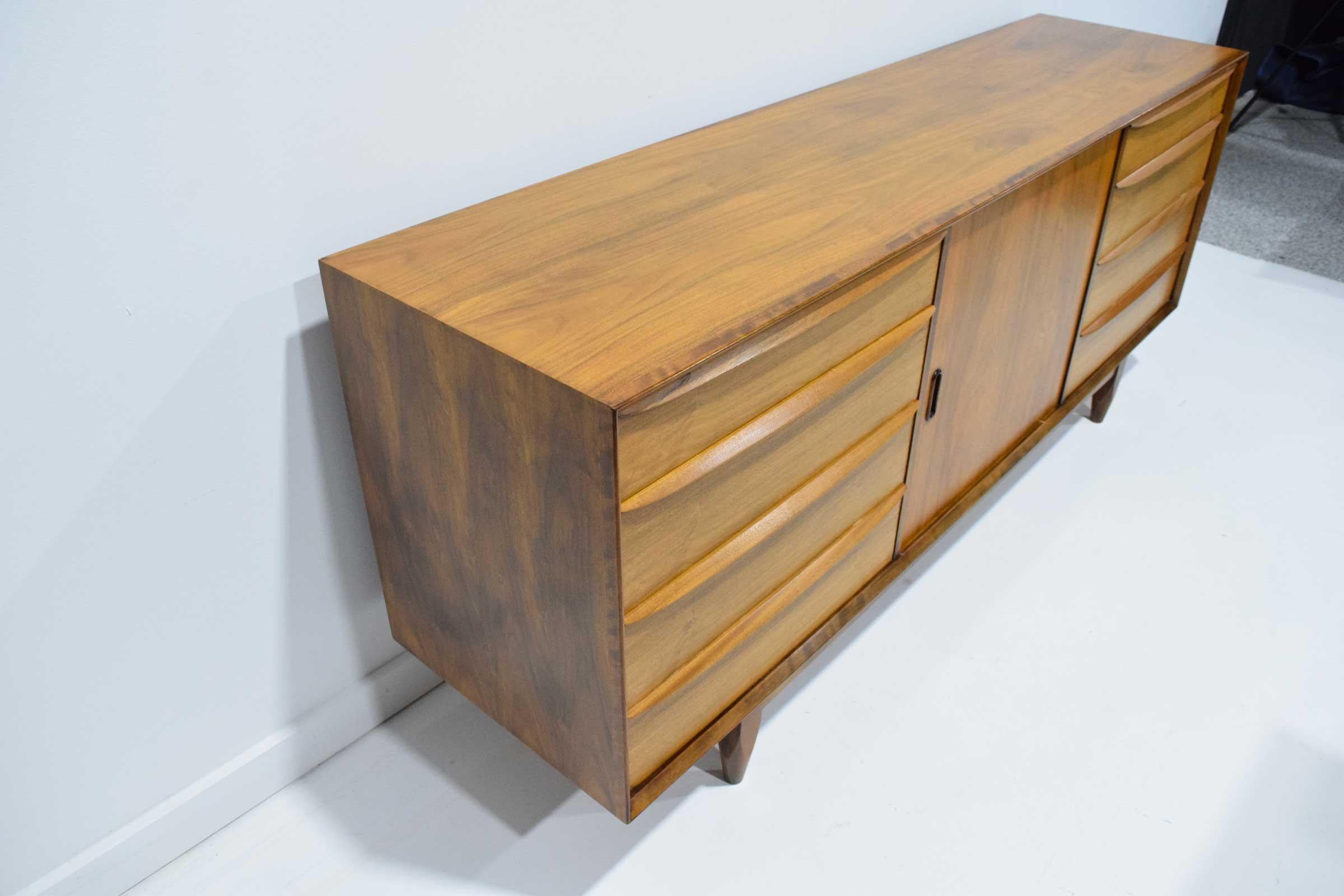 Mid-Century Modern Rosewood Dresser 1