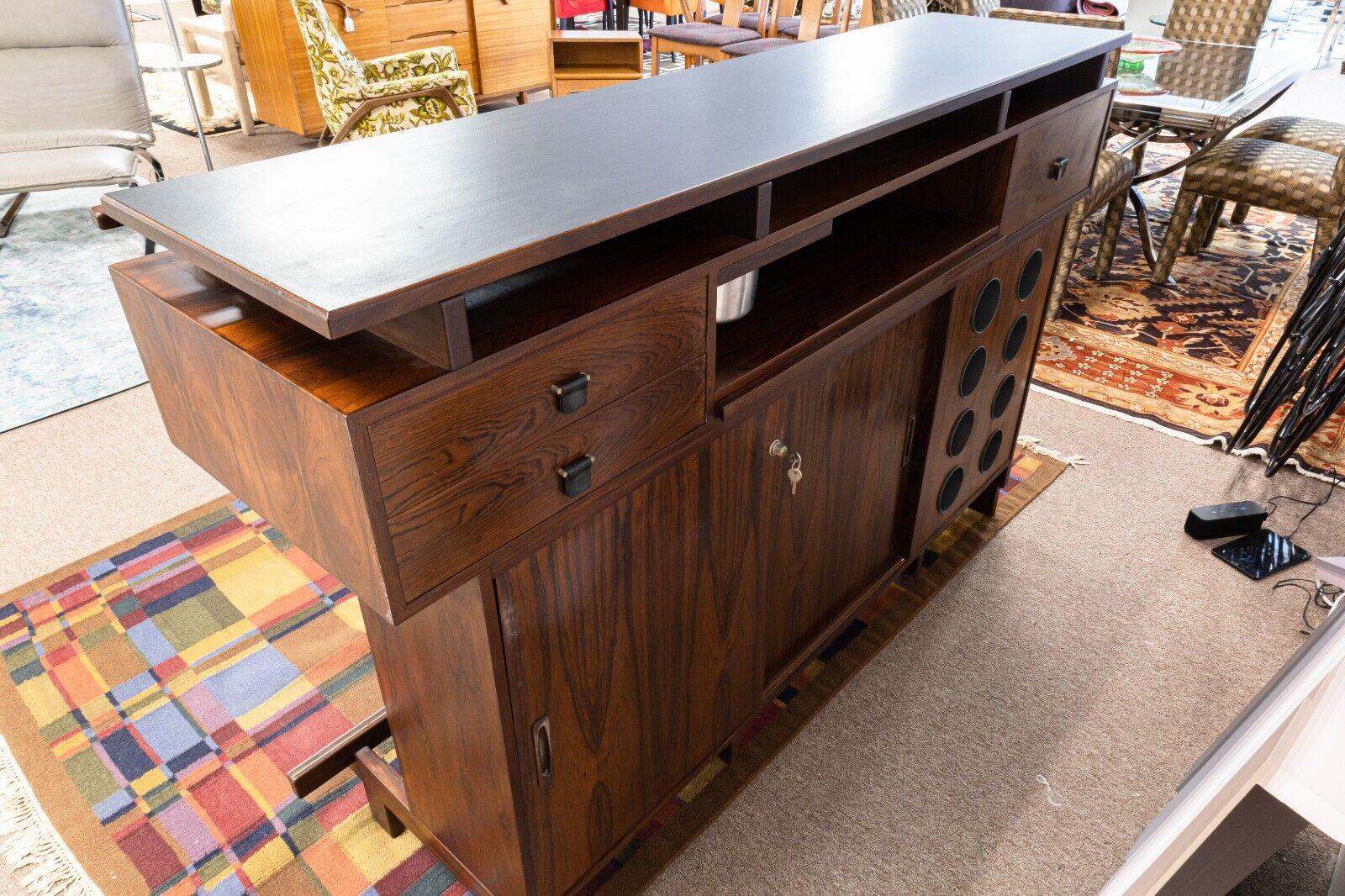 Mid-Century Modern Rosewood Dry Bar from Erik Buch for Dyrlund Denmark In Good Condition In Keego Harbor, MI