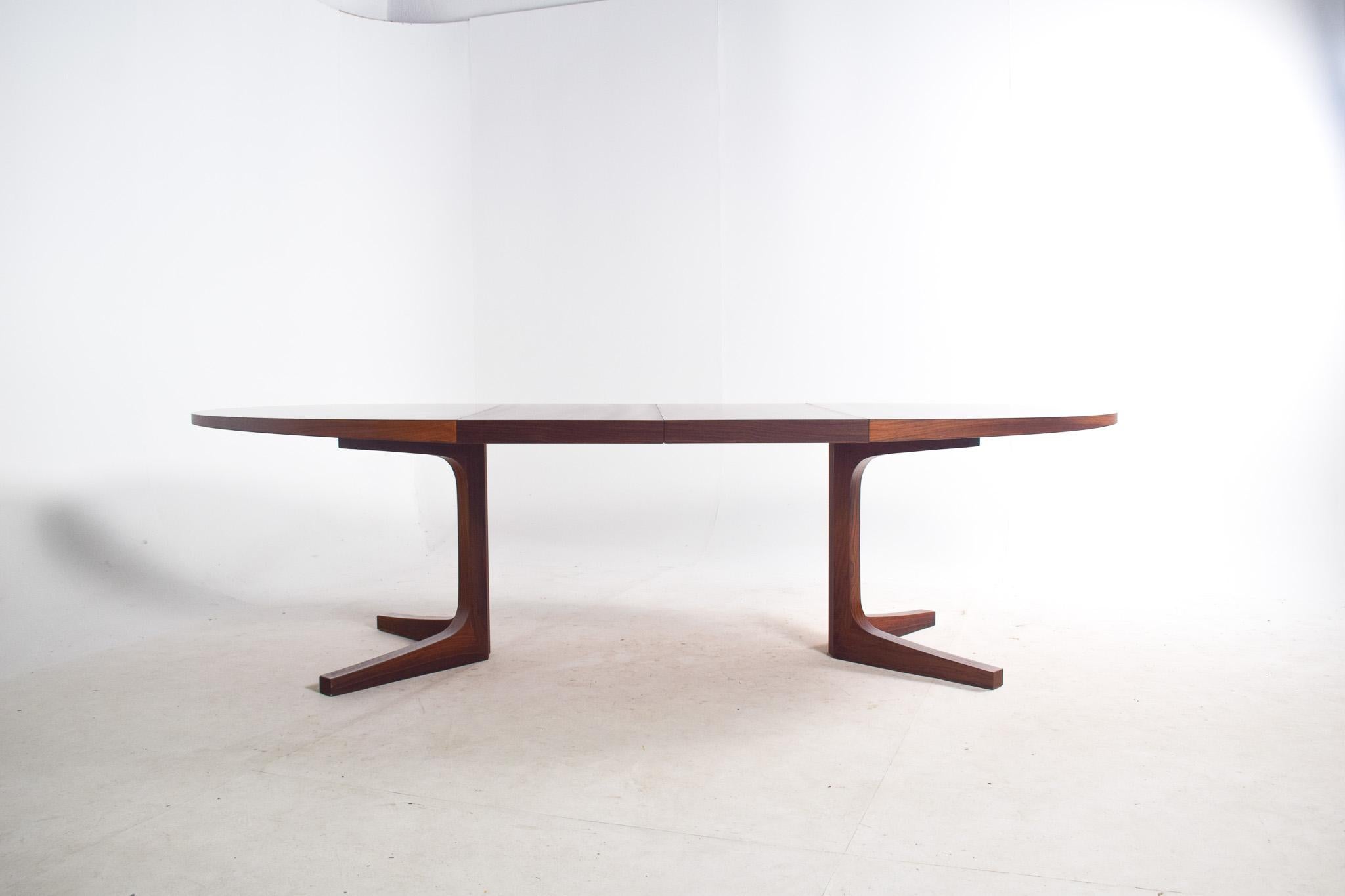 Mid-Century Modern Rosewood Extending Dining Table by Dyrlund 9