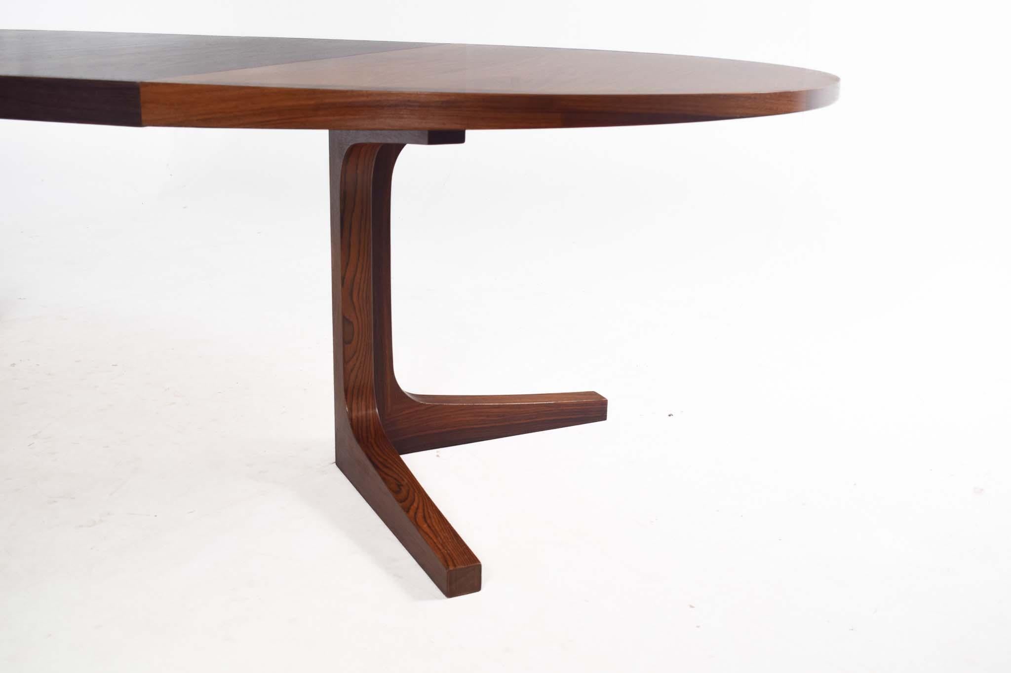 Danish Mid-Century Modern Rosewood Extending Dining Table by Dyrlund