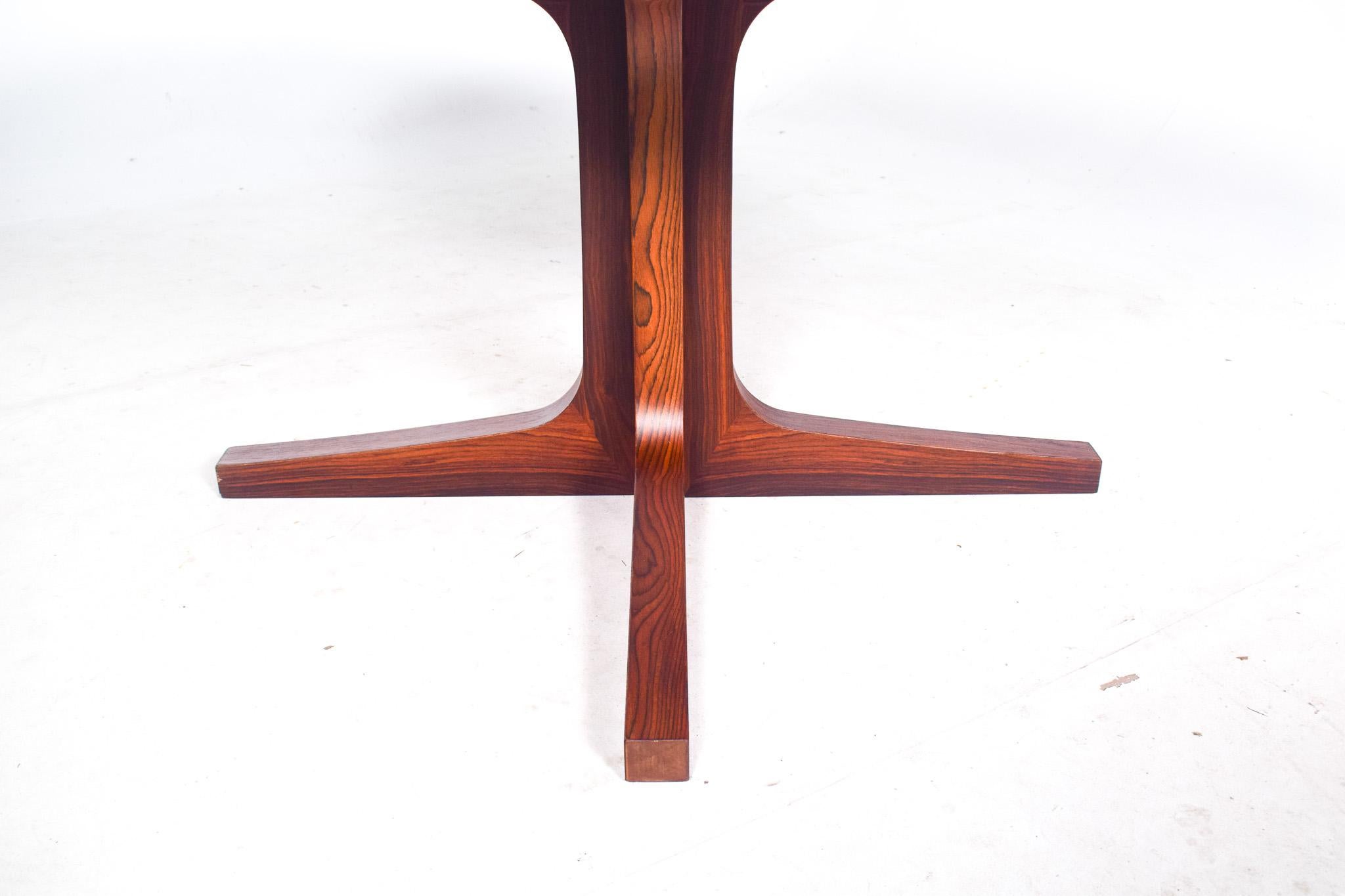 Mid-Century Modern Rosewood Extending Dining Table by Dyrlund 4
