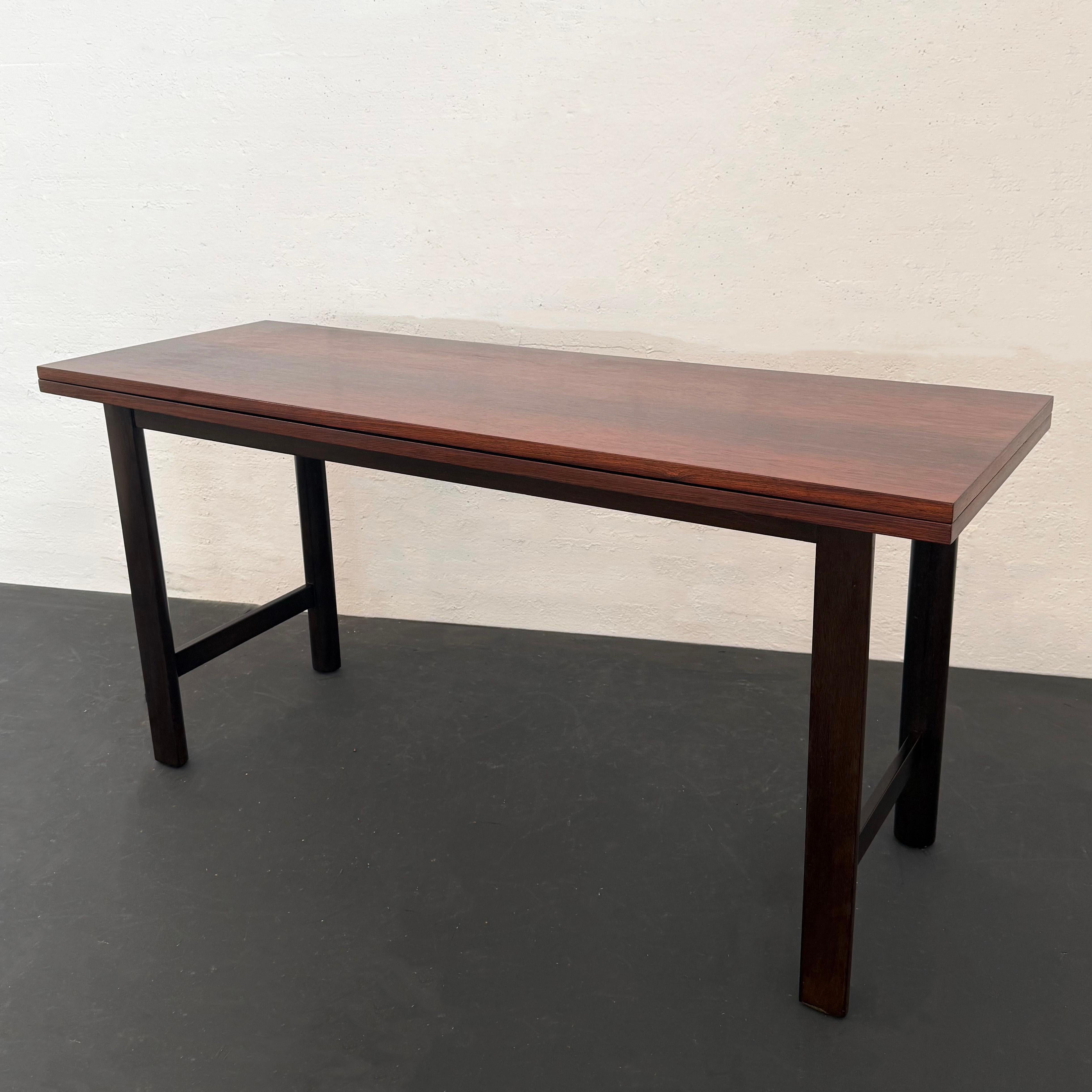 Acajou Console de table de salle à manger à rabat en bois de rose, moderne du milieu du siècle dernier, par Harvey Probber en vente