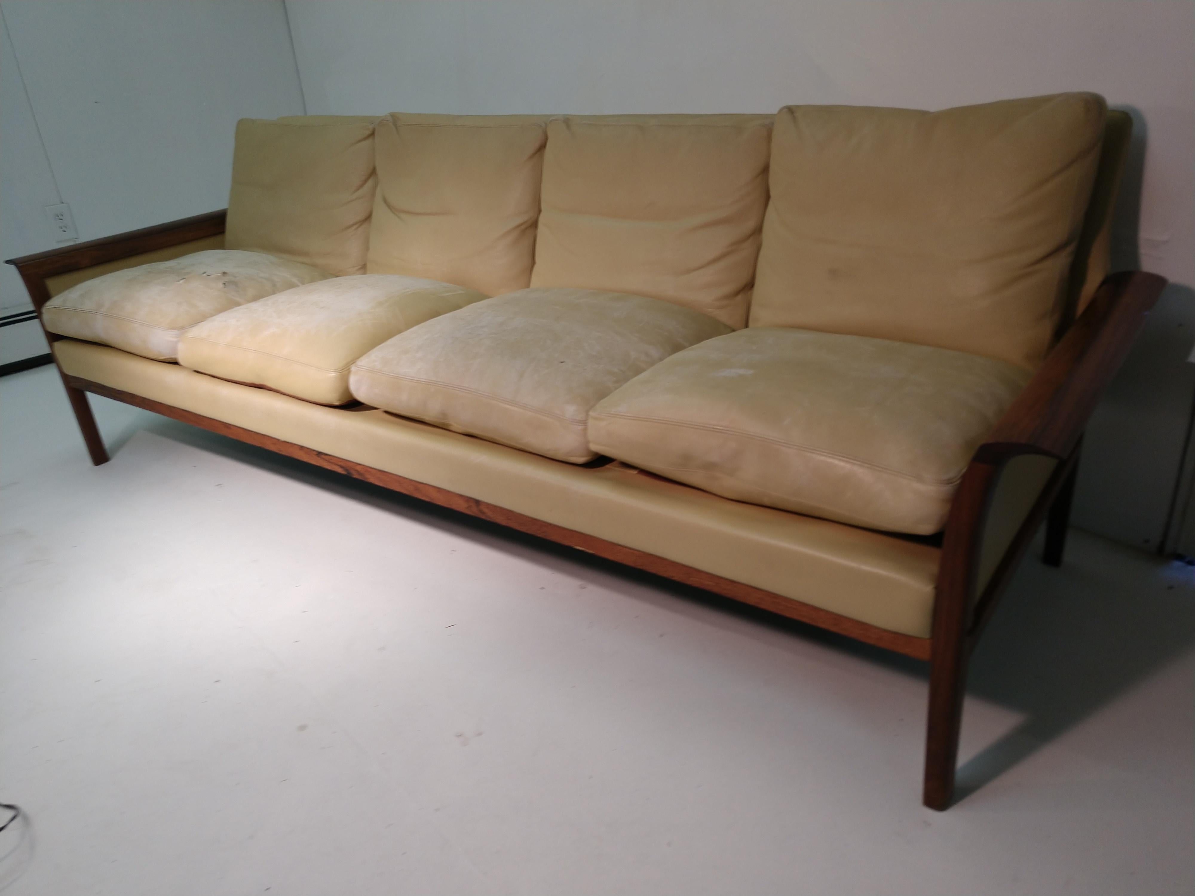 Scandinavian Modern Mid-Century Modern 4-Seat Rosewood & Leather  Sofa Knut Saeter for Vatne Møbler For Sale