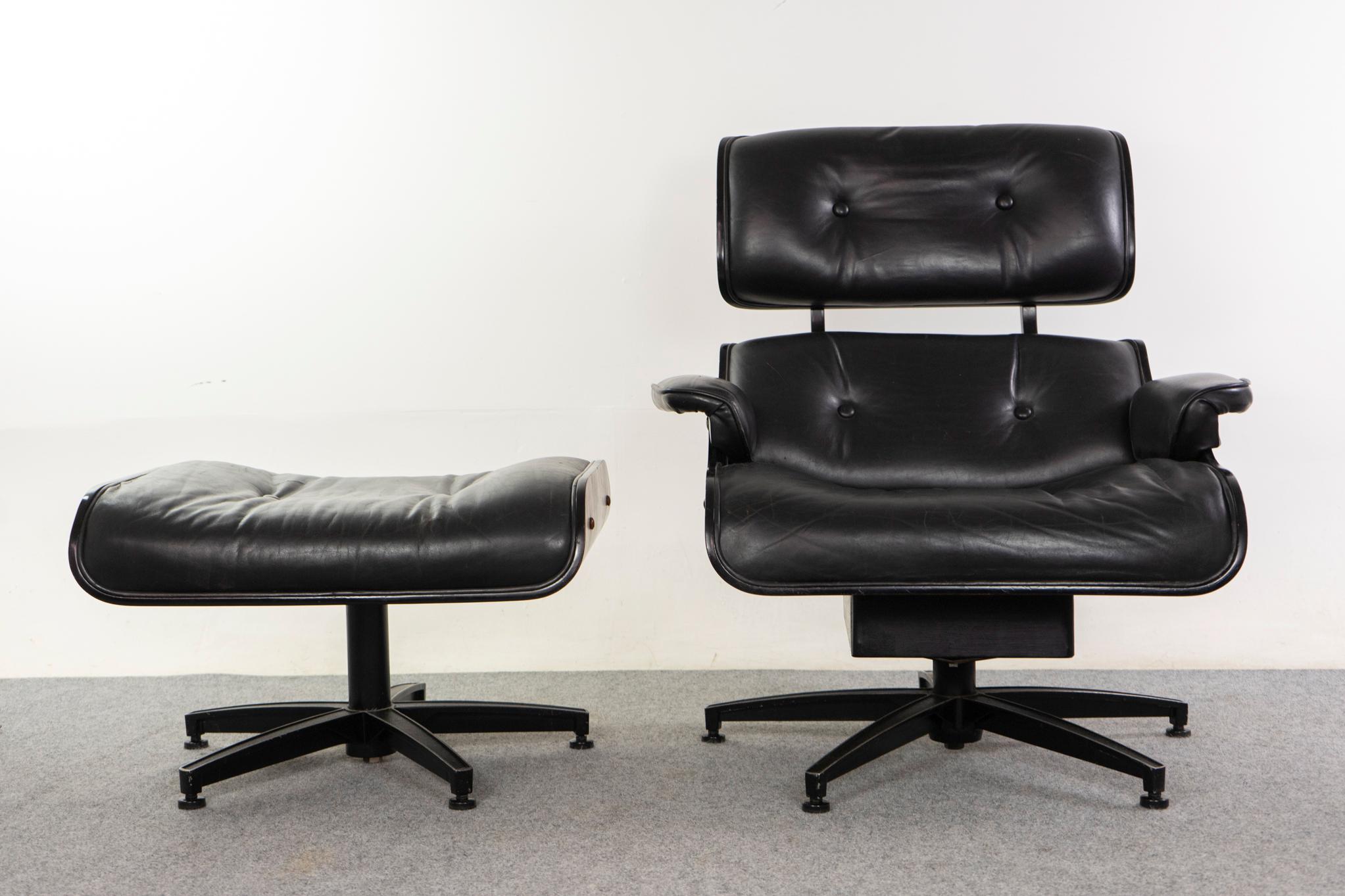 Moderner Loungesessel aus Palisander und Leder mit Hocker aus der Jahrhundertmitte (Dänisch) im Angebot