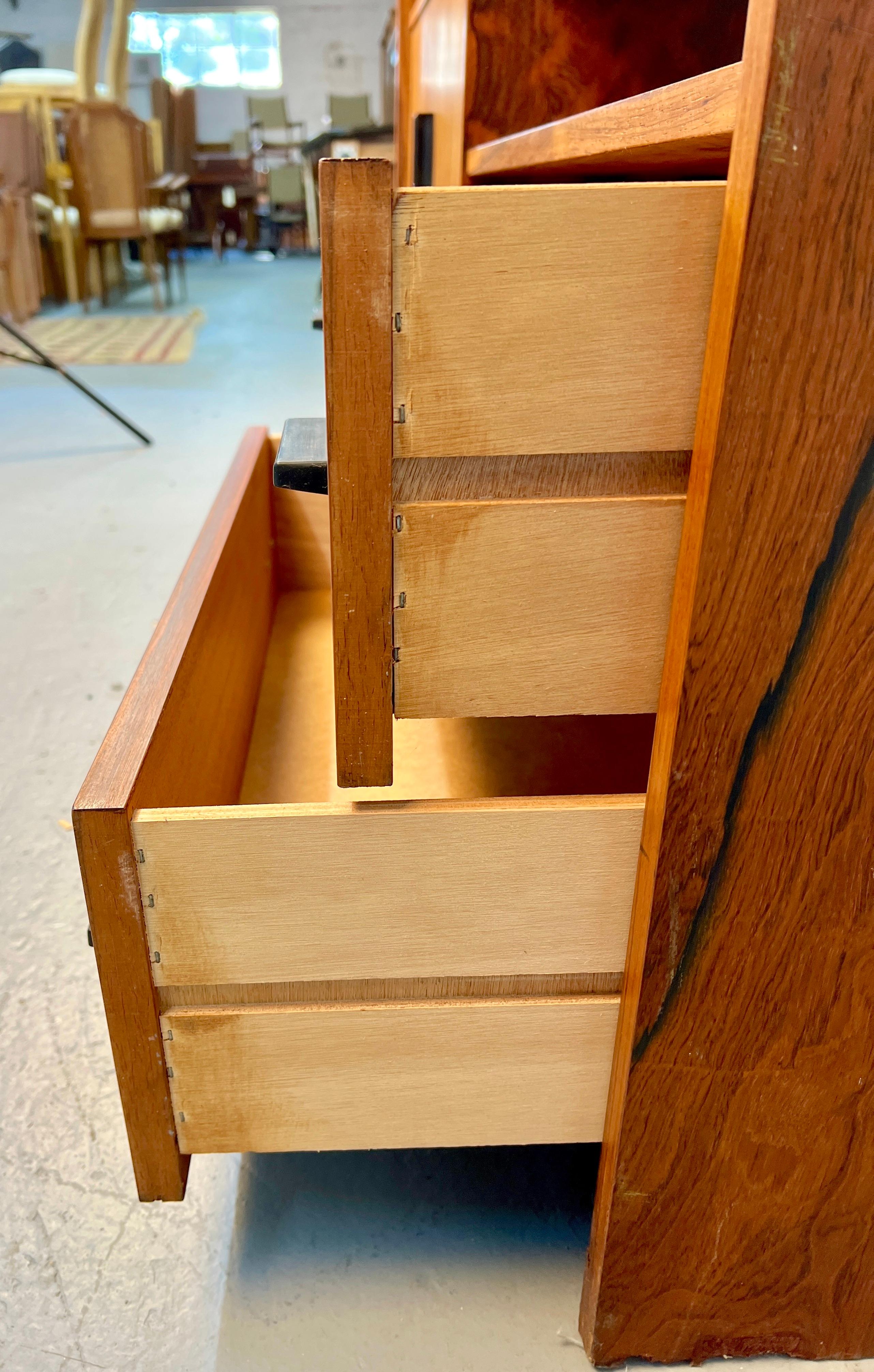 Centro multimediale in legno di palissandro moderno di metà secolo in vendita 4