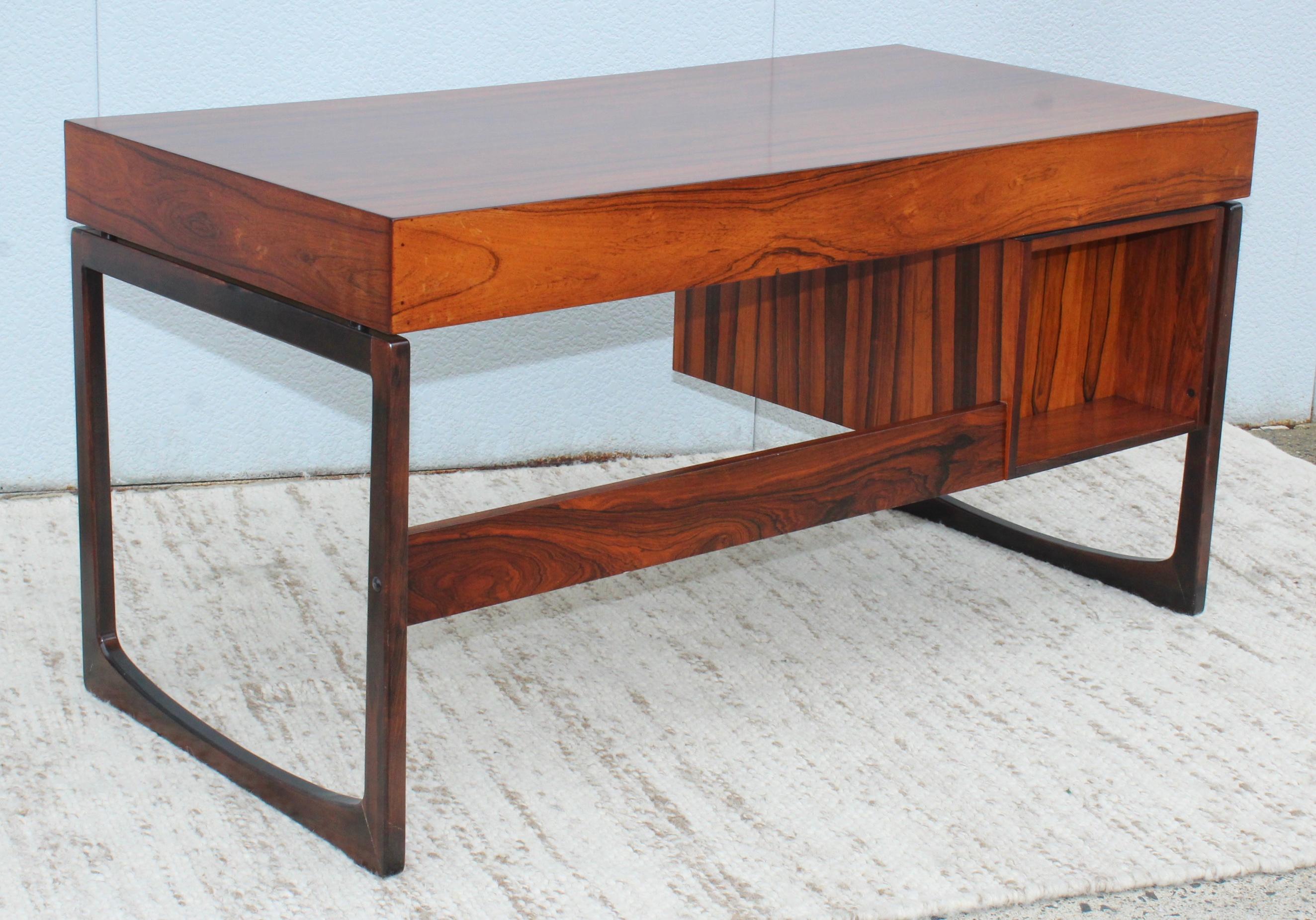 Mid-Century Modern Rosewood Norwegian Desk 7