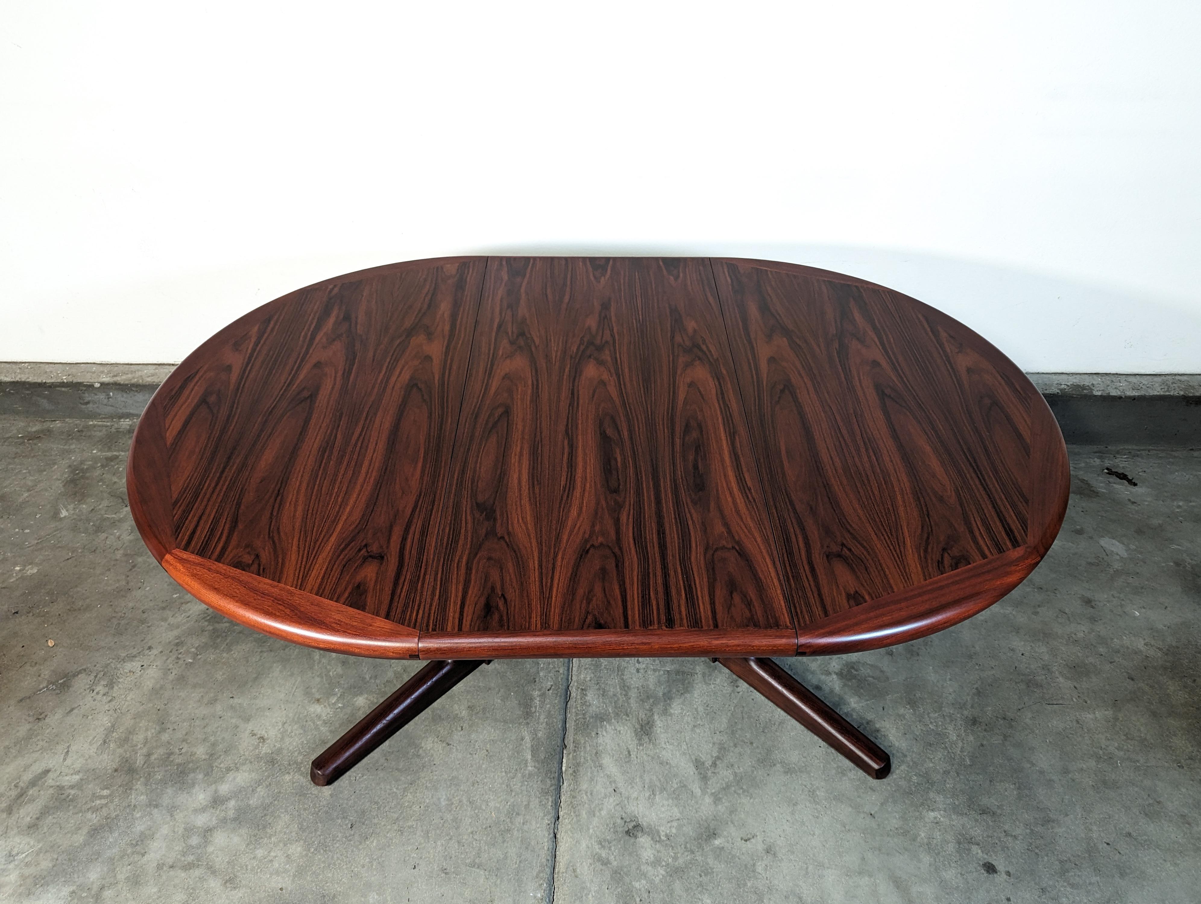 Mid Century Modern Rosewood Pedestal Dining Table by Dyrlund, c1960s 6