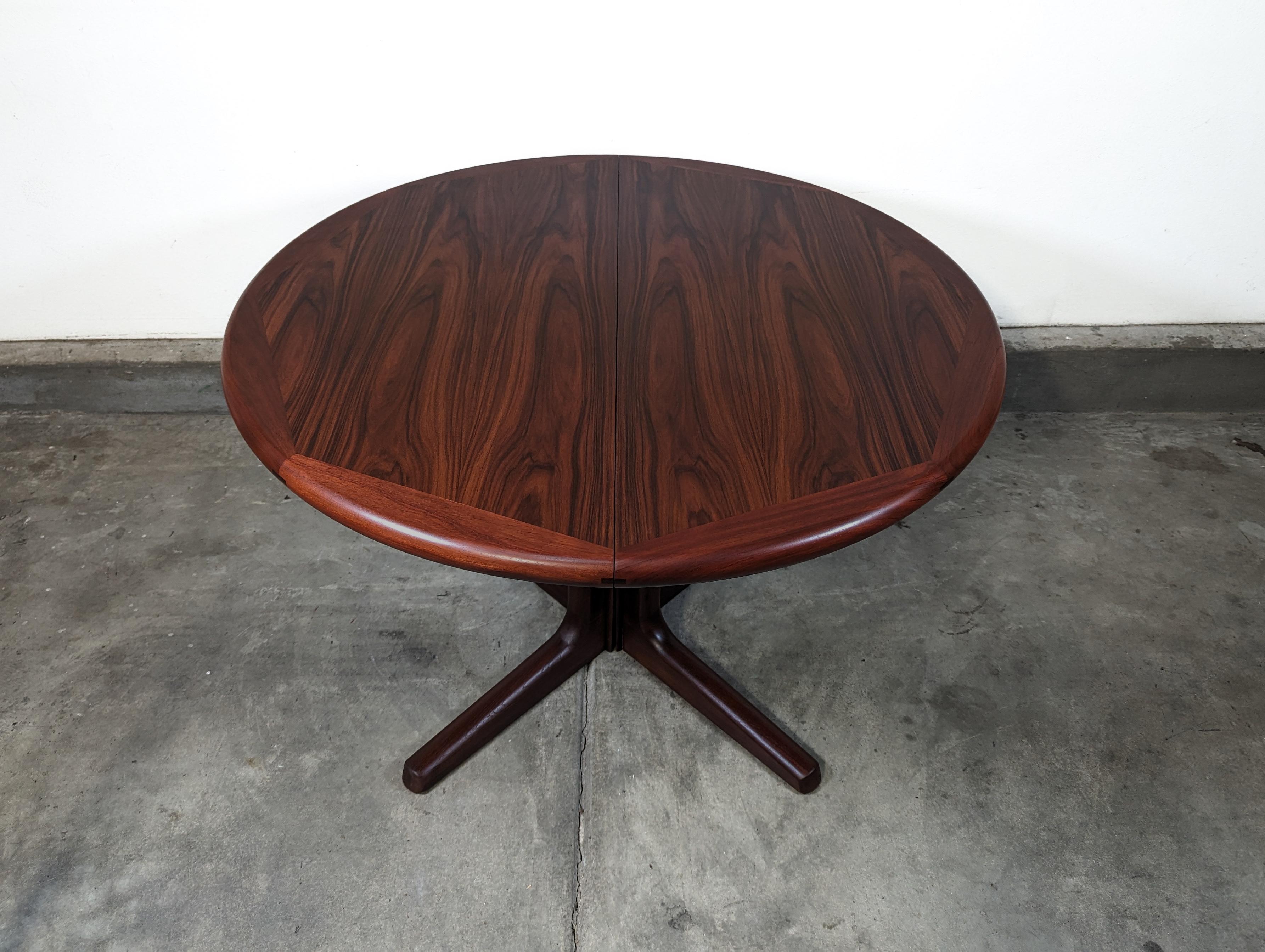 Mid Century Modern Rosewood Pedestal Dining Table by Dyrlund, c1960s 2