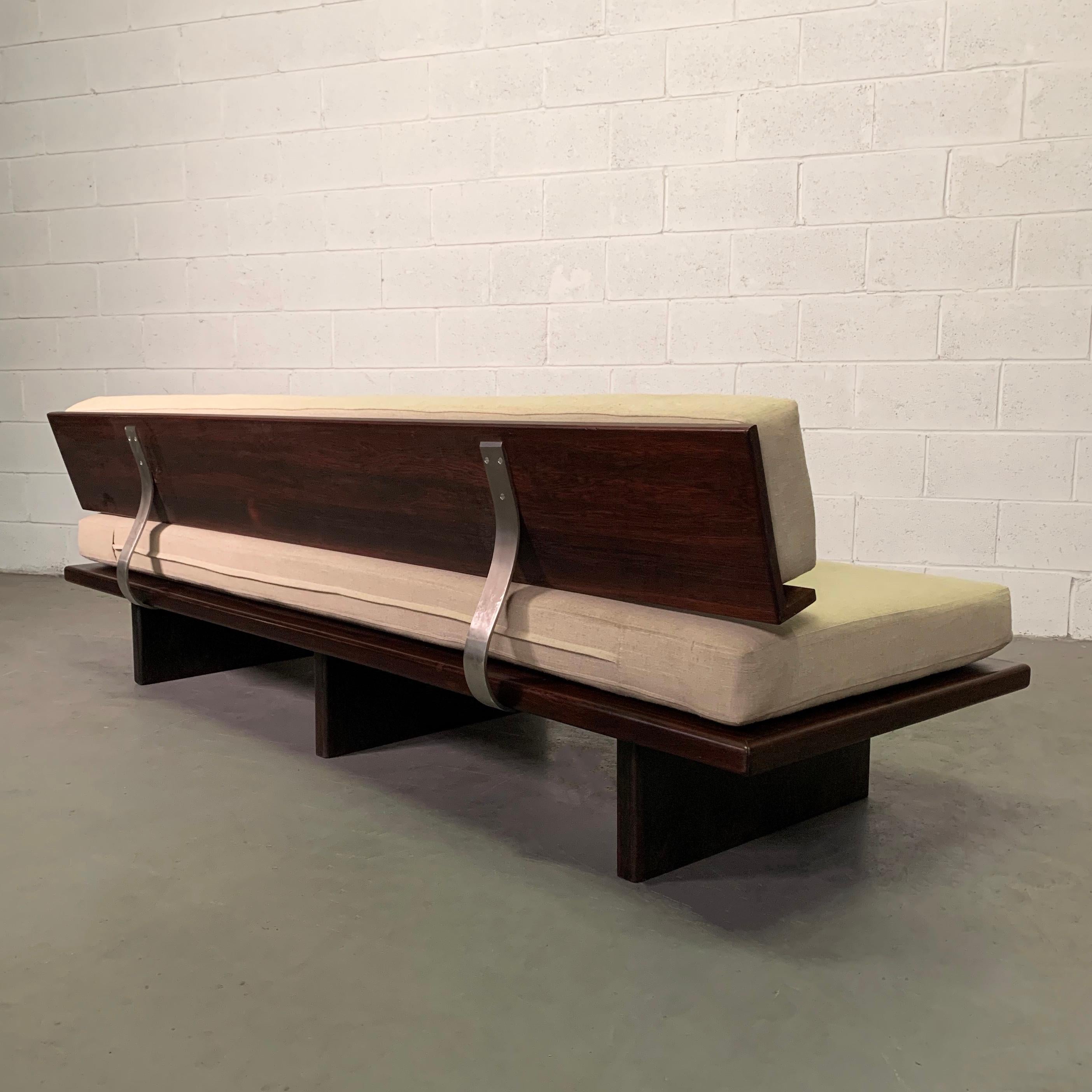 Brazilian Mid-Century Modern Rosewood Platform Sofa In Good Condition In Brooklyn, NY