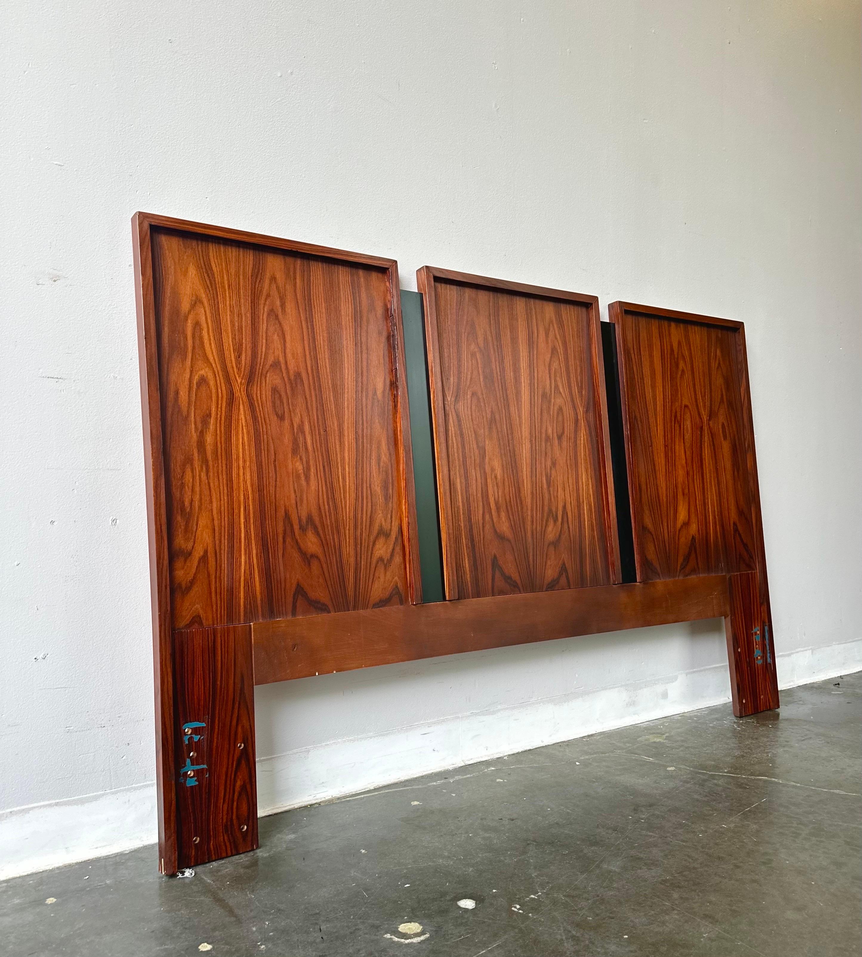 Mid-Century moderno Testiera in legno di palissandro del Mid Century Modern Queen o Full size in vendita