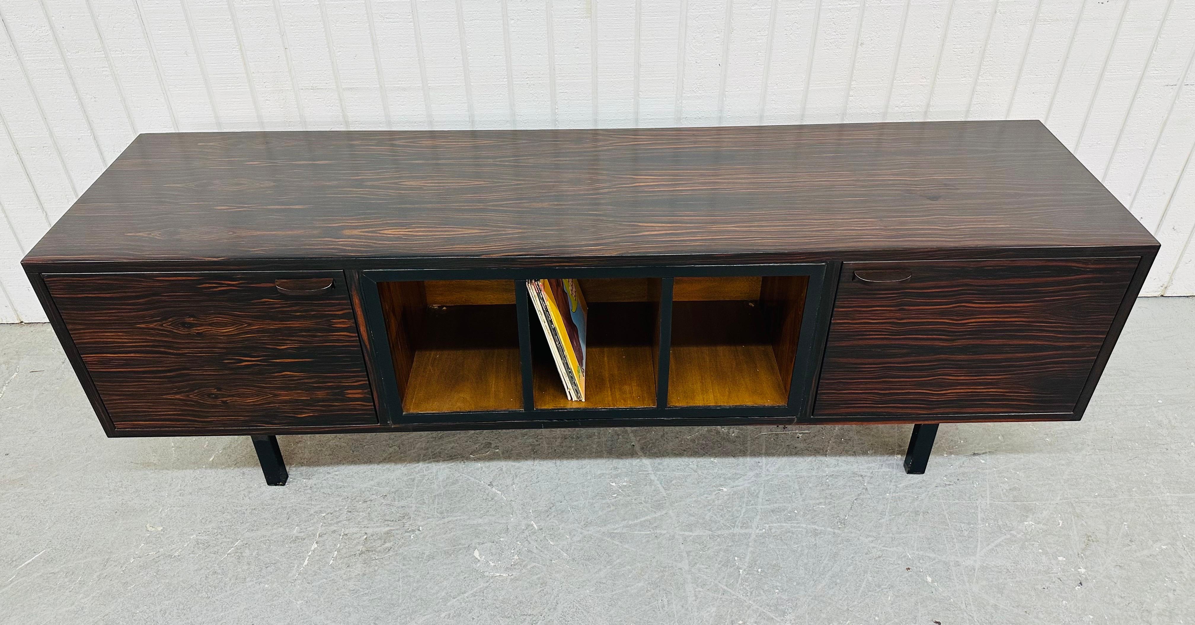 Modernes Palisander-Rekord-Sideboard aus der Jahrhundertmitte (Moderne der Mitte des Jahrhunderts) im Angebot