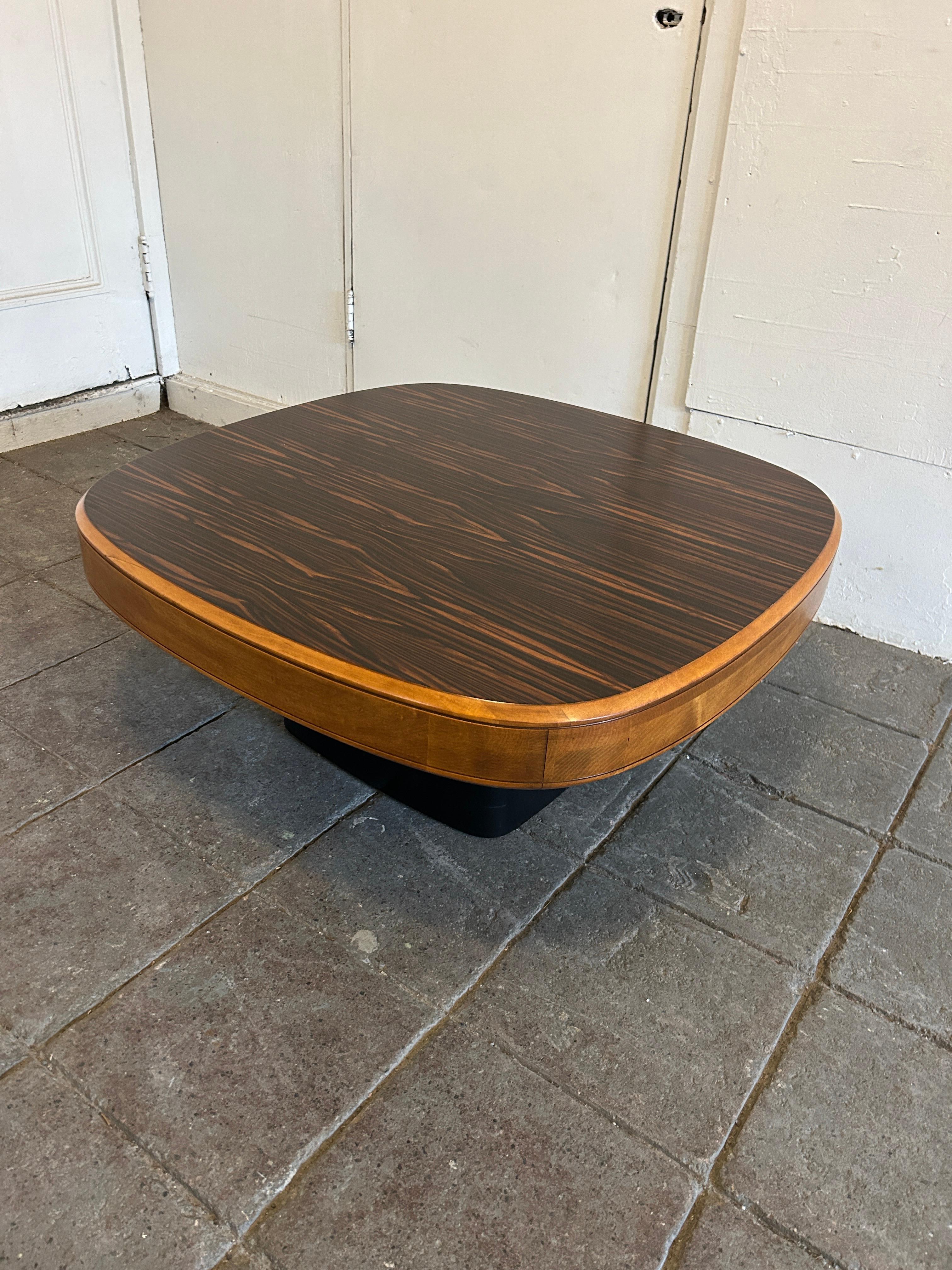 American Mid century modern Rosewood round drum coffee table Milo Baughman 