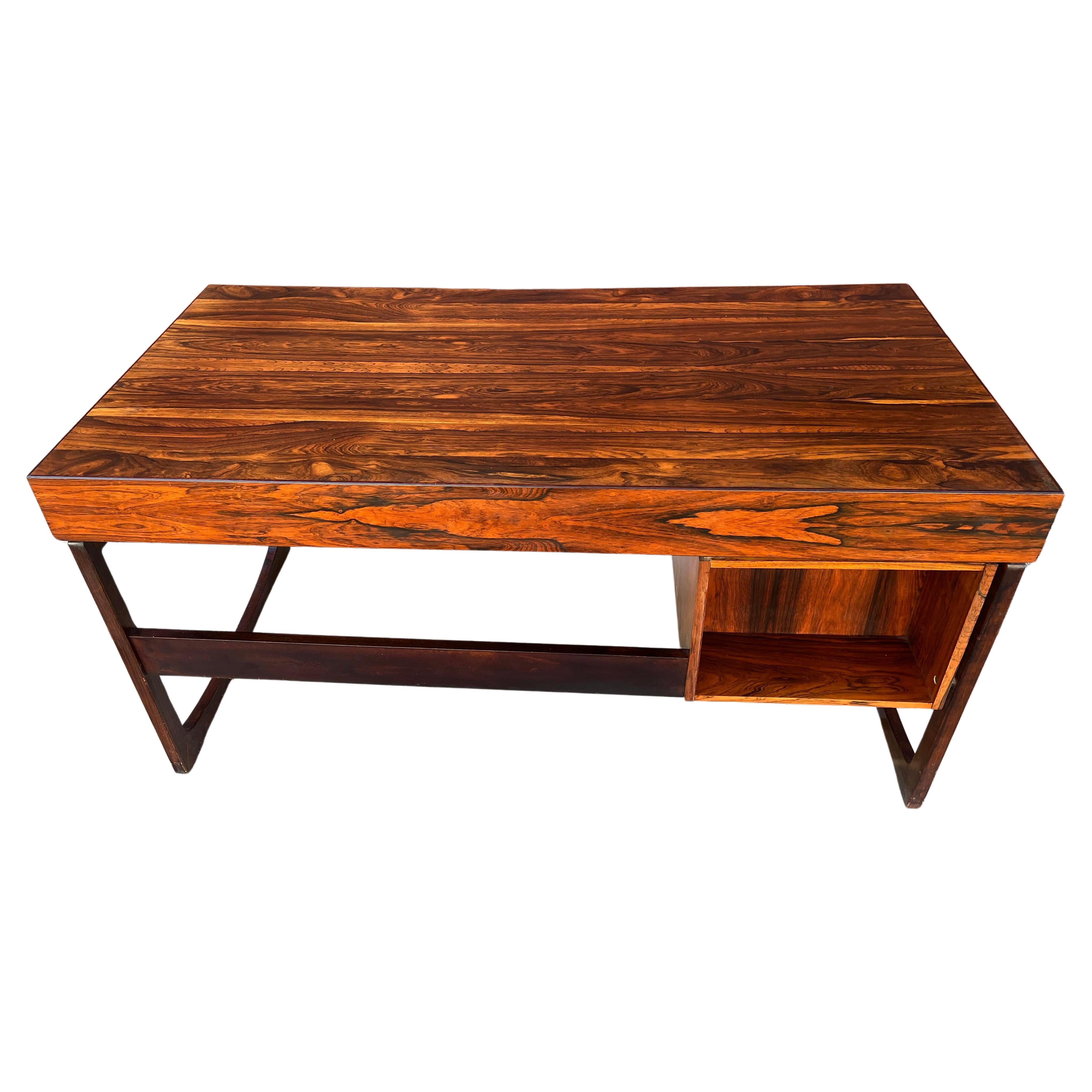Mid-Century Modern Rosewood Scandinavian Desk For Sale 5