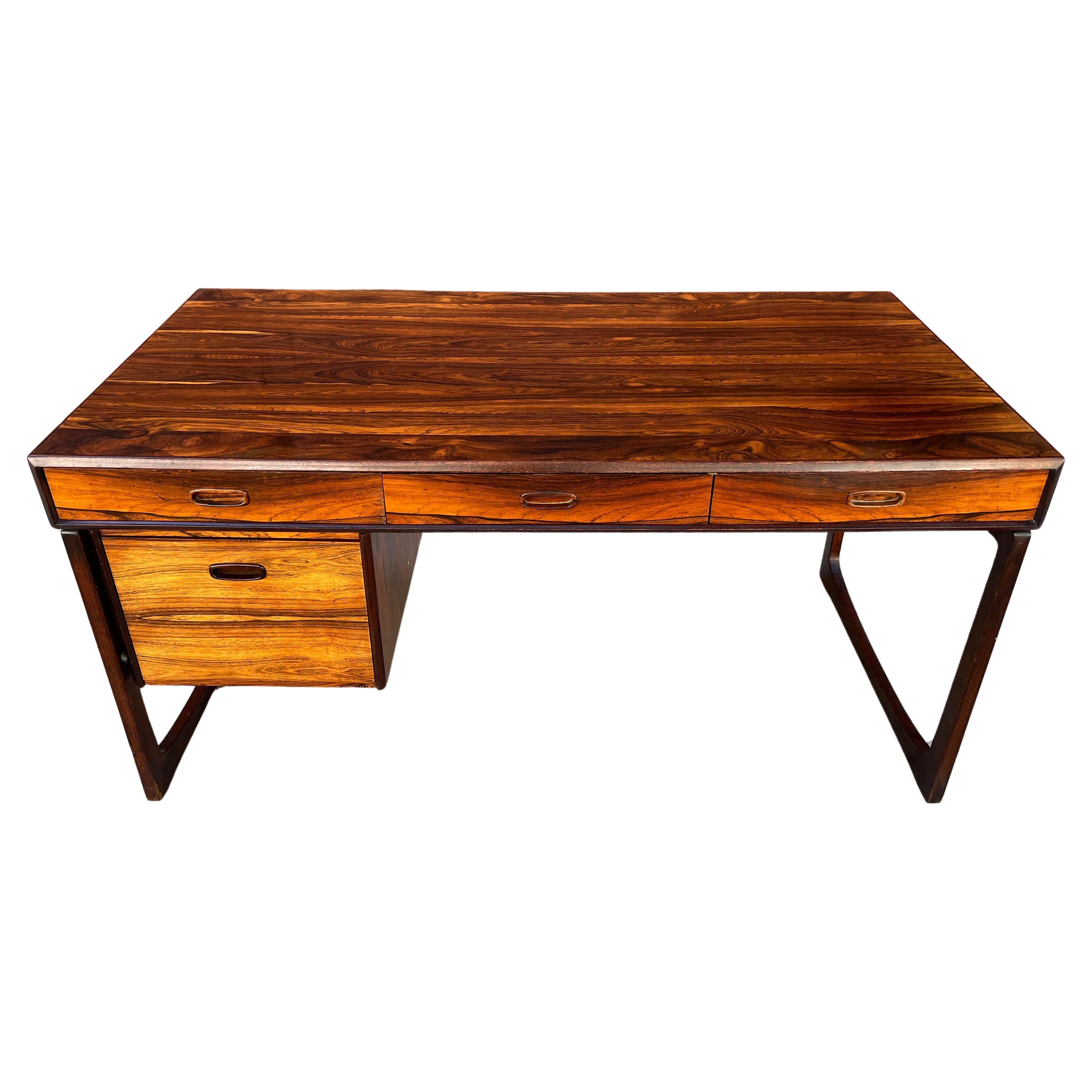 Mid-Century Modern Rosewood Scandinavian Desk For Sale 1