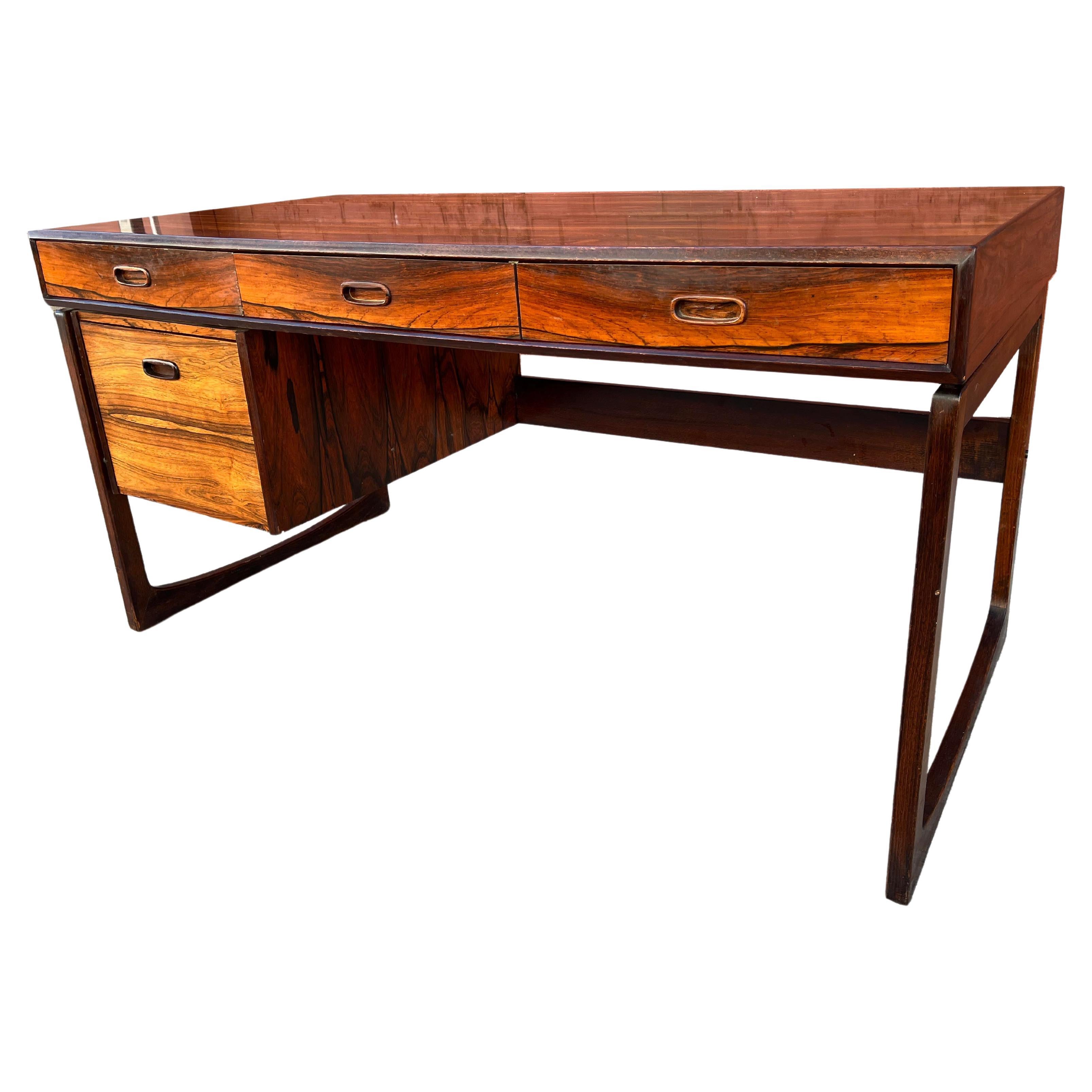 Mid-Century Modern Rosewood Scandinavian Desk For Sale 2