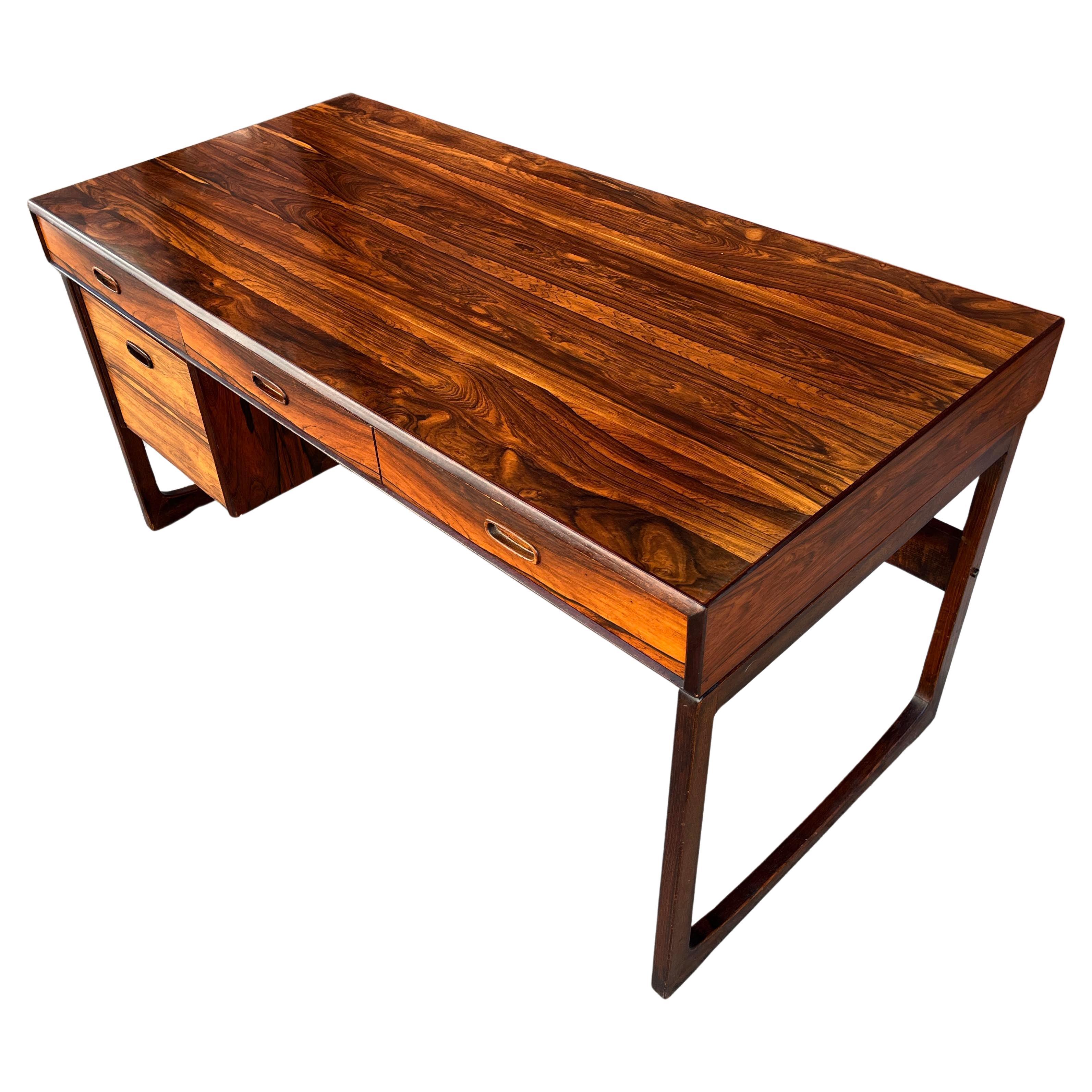 Mid-Century Modern Rosewood Scandinavian Desk For Sale 4