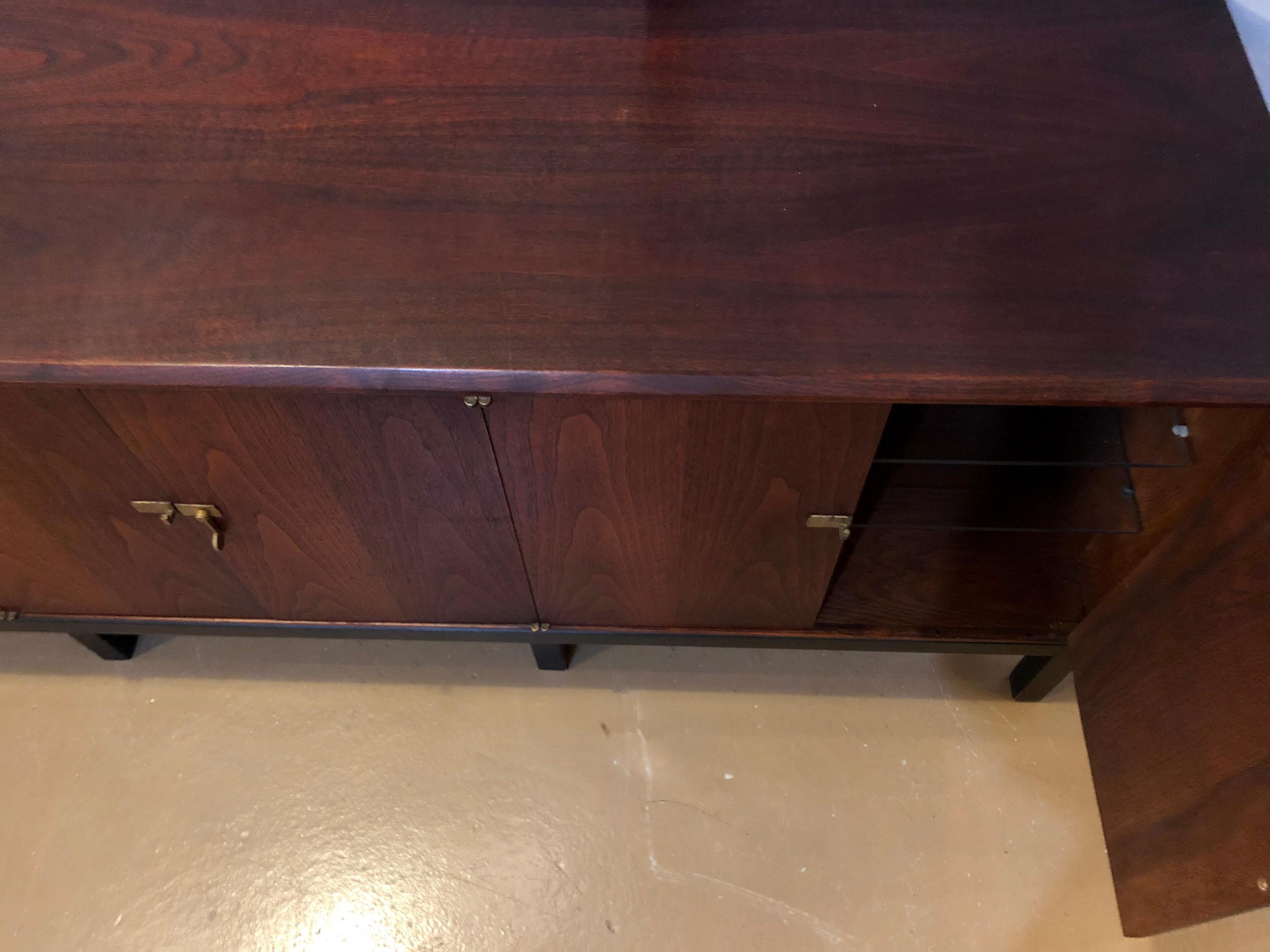 Mid-Century Modern Rosewood Sideboard/Console W. Fitted Interior on Ebony Legs 7