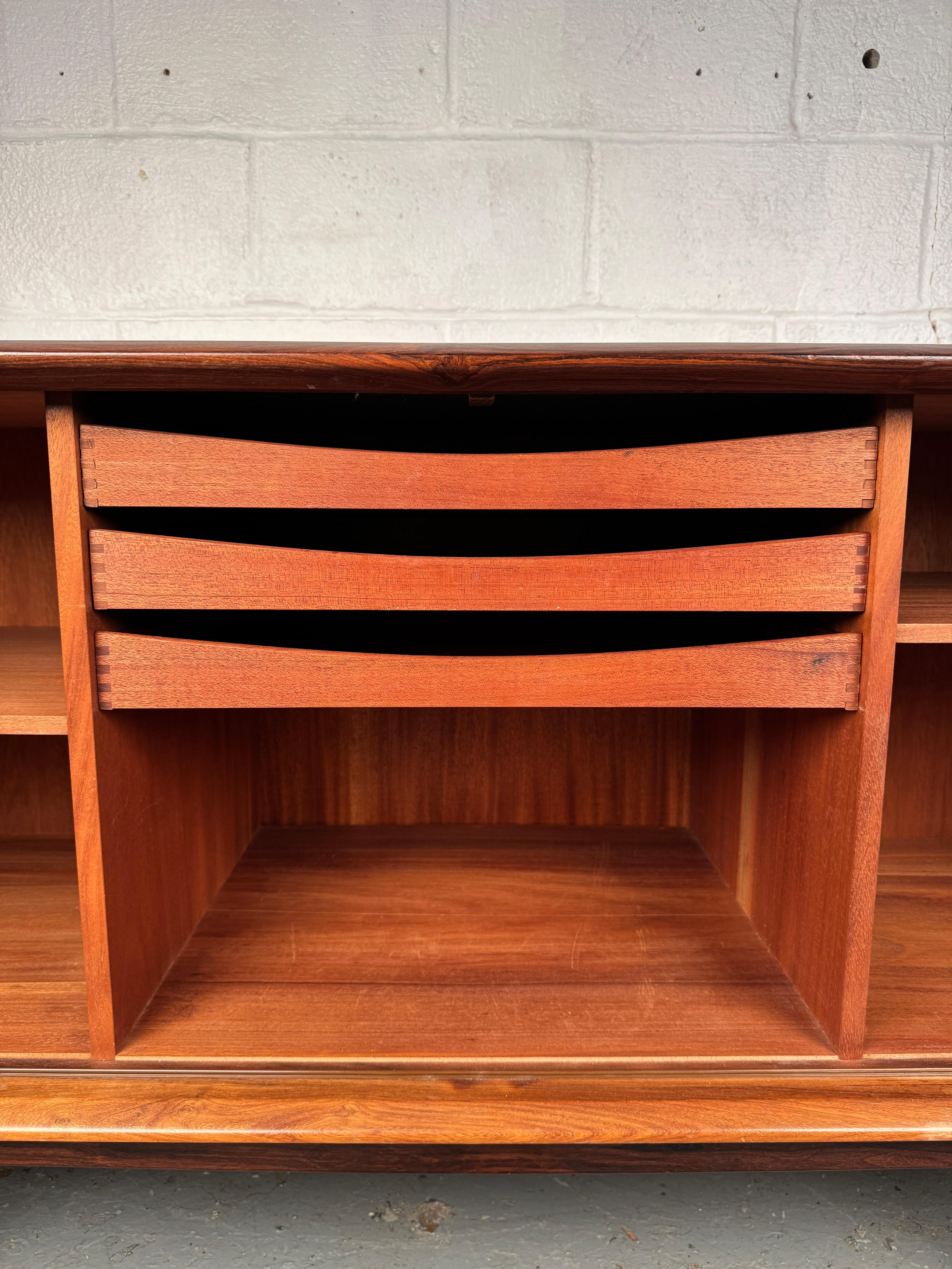 Mid-Century Modern Rosewood Sideboard For Sale 6