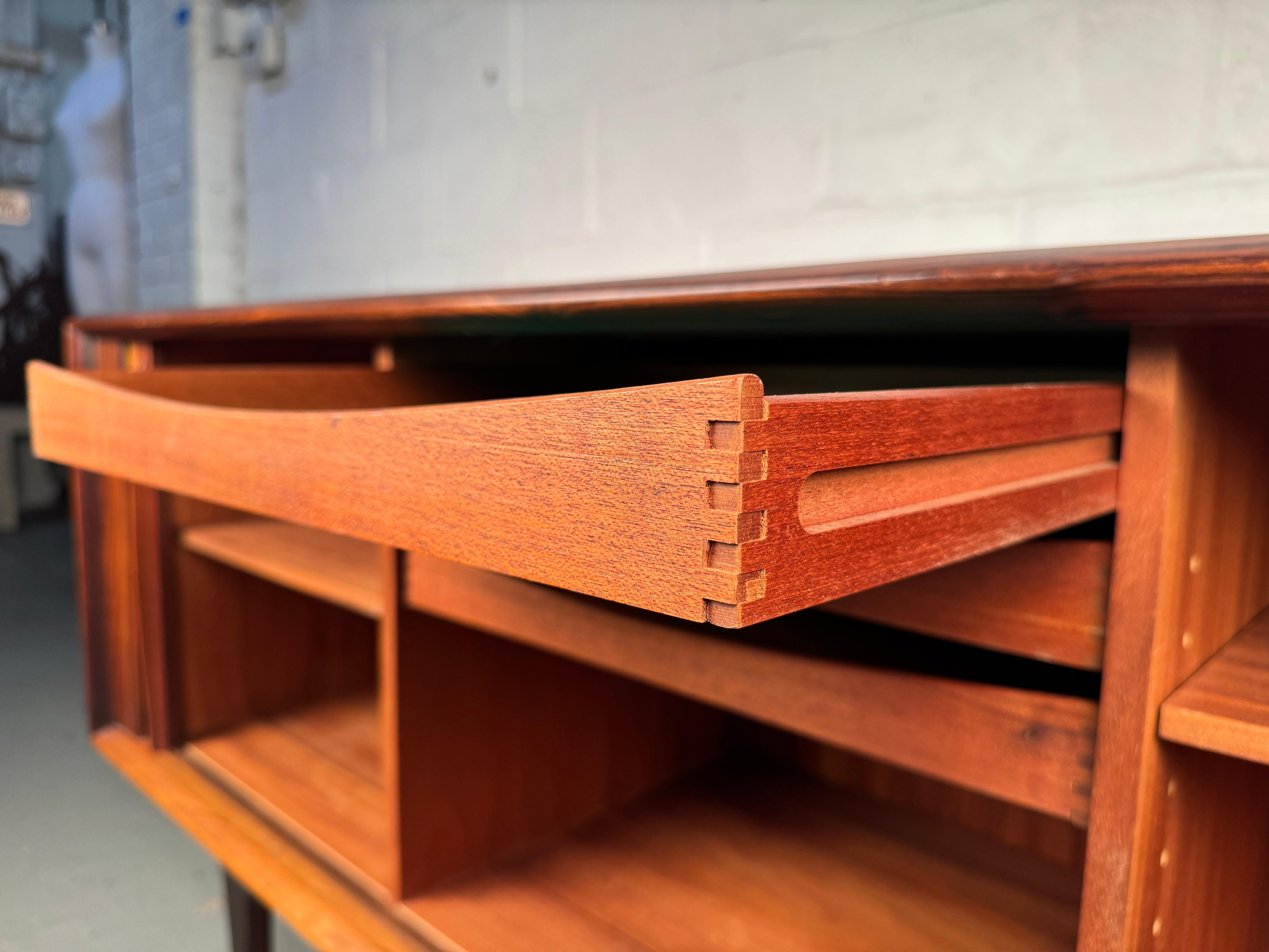 Mid-Century Modern Rosewood Sideboard For Sale 8