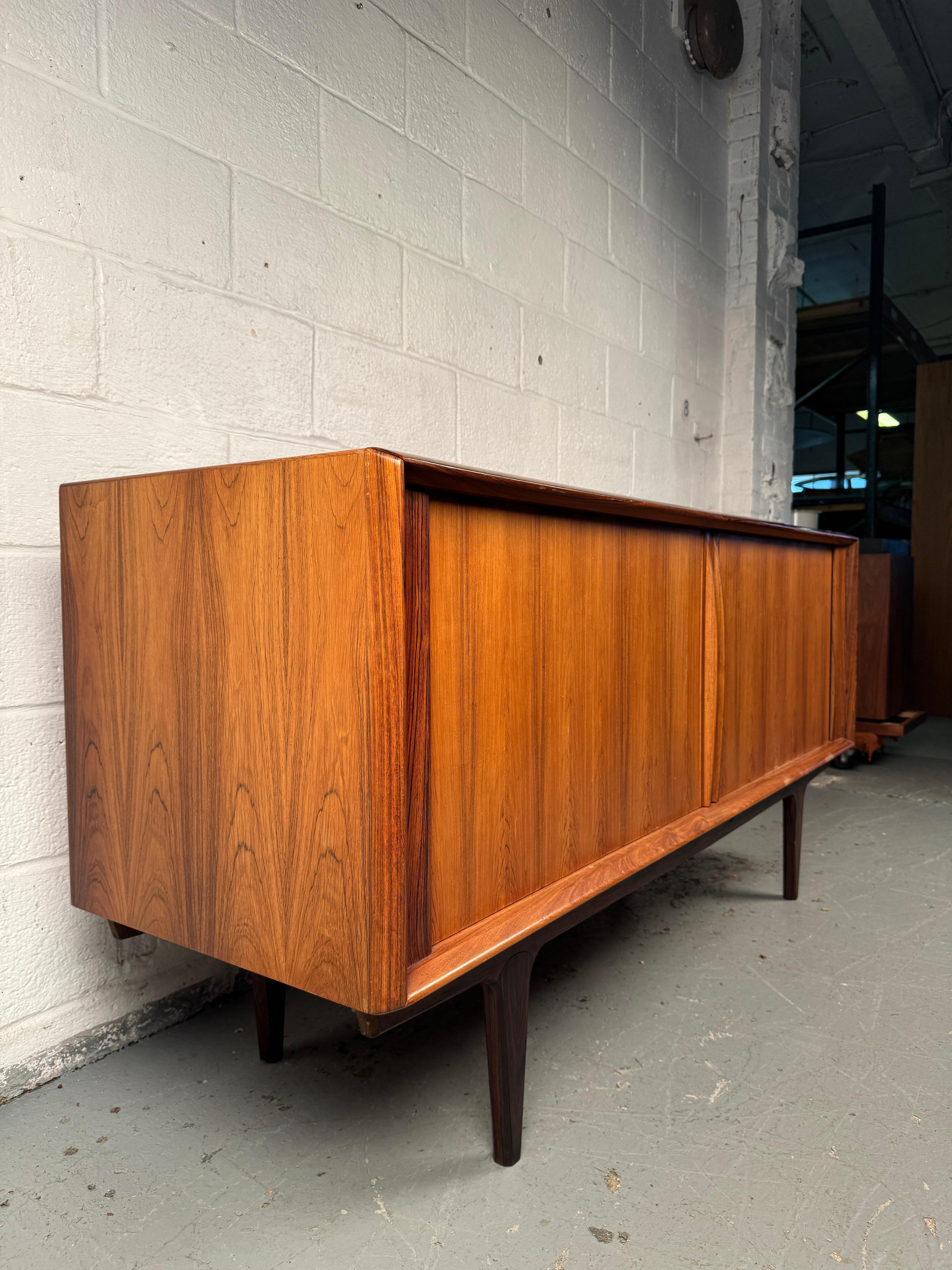 20th Century Mid-Century Modern Rosewood Sideboard For Sale