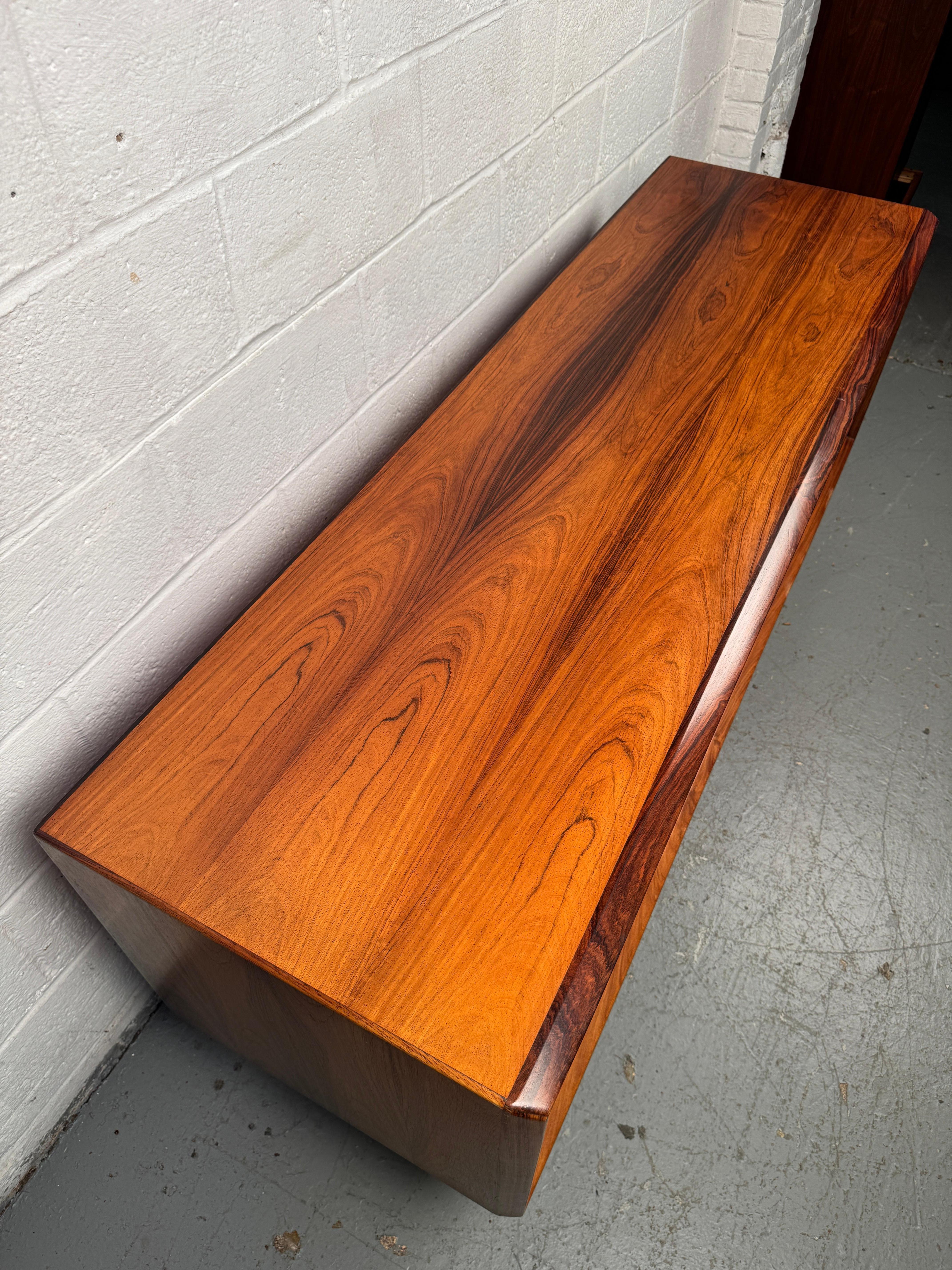 Mid-Century Modern Rosewood Sideboard For Sale 2