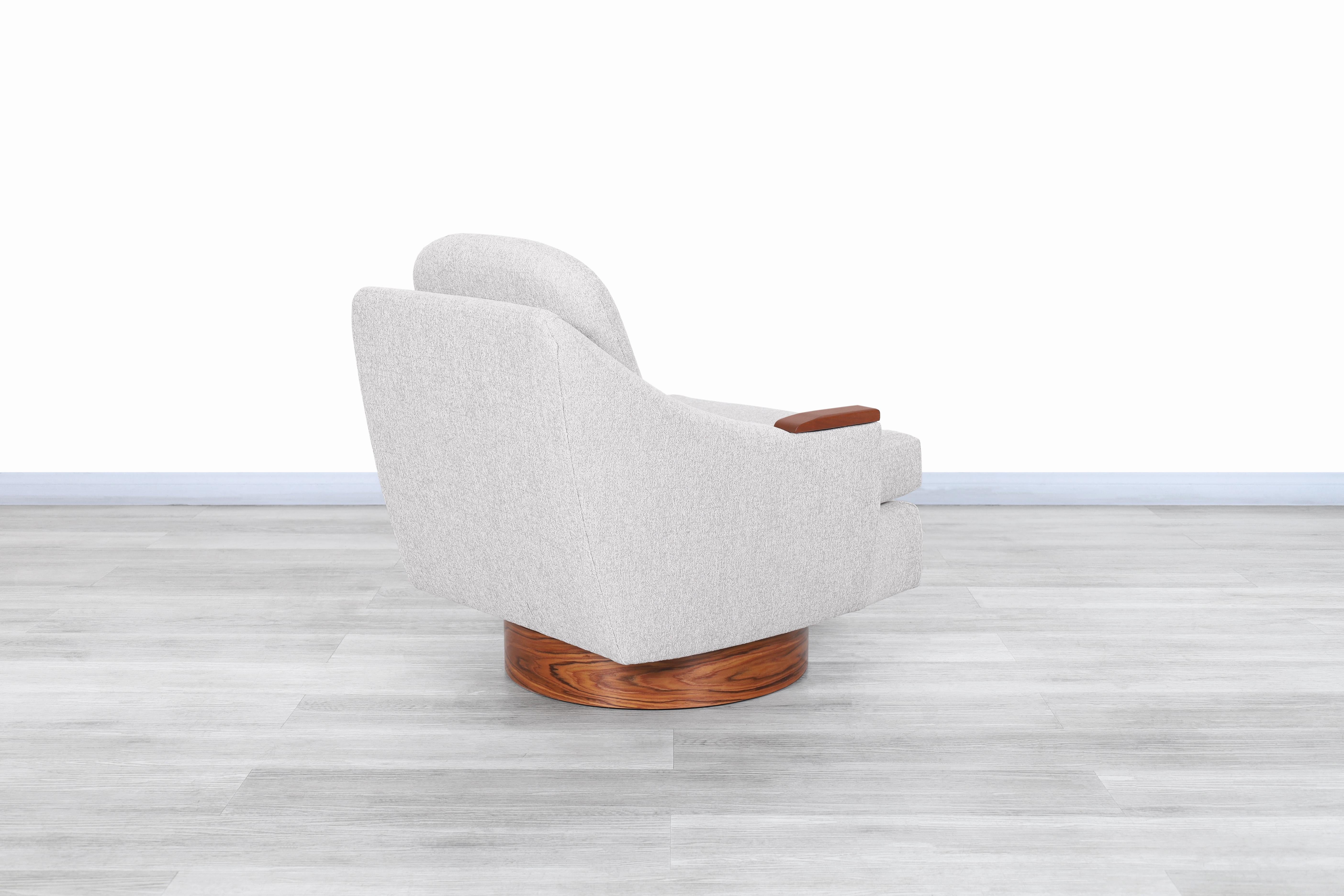 Mid-Century Modern Rosewood Swivel Lounge Chairs 4