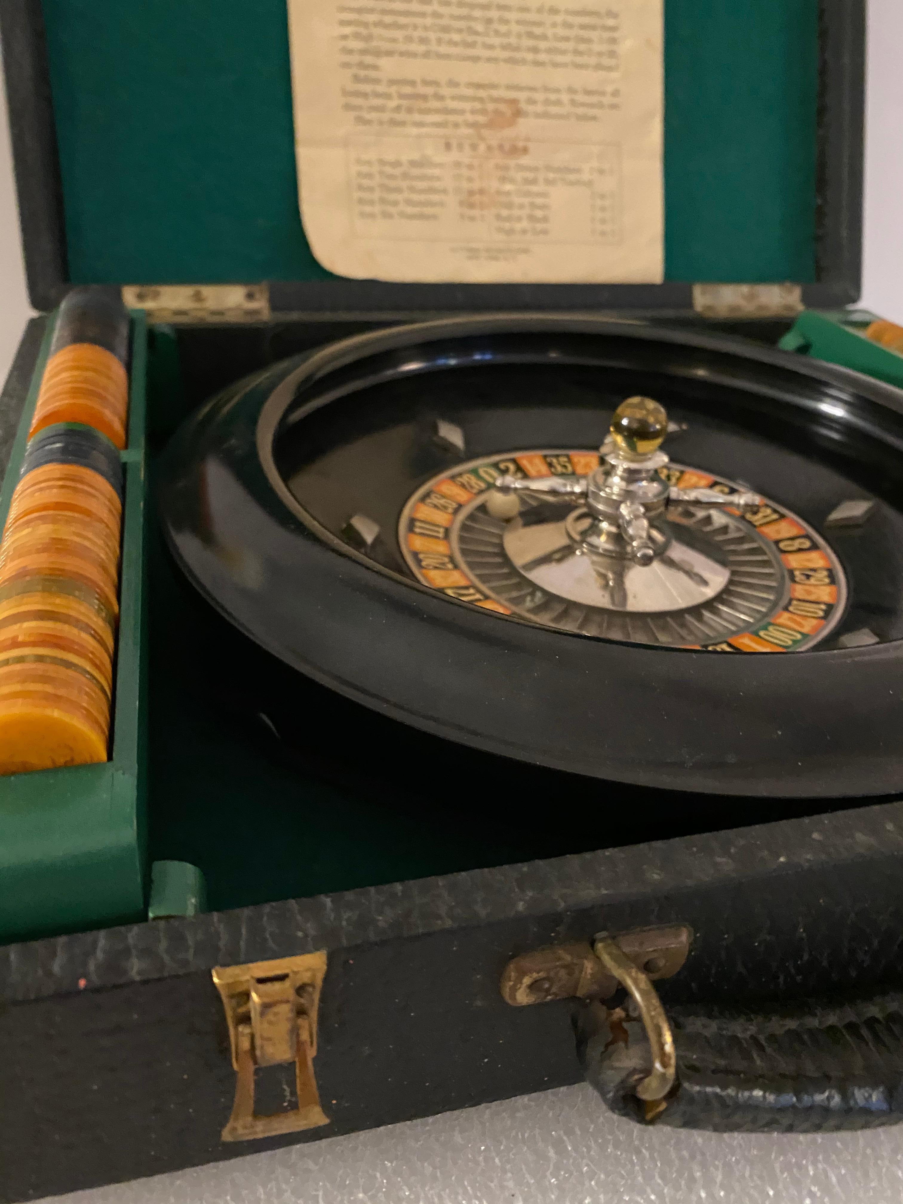 American Mid-Century Modern Roulette Set with Bakelite Handle and Chips in Leather Case