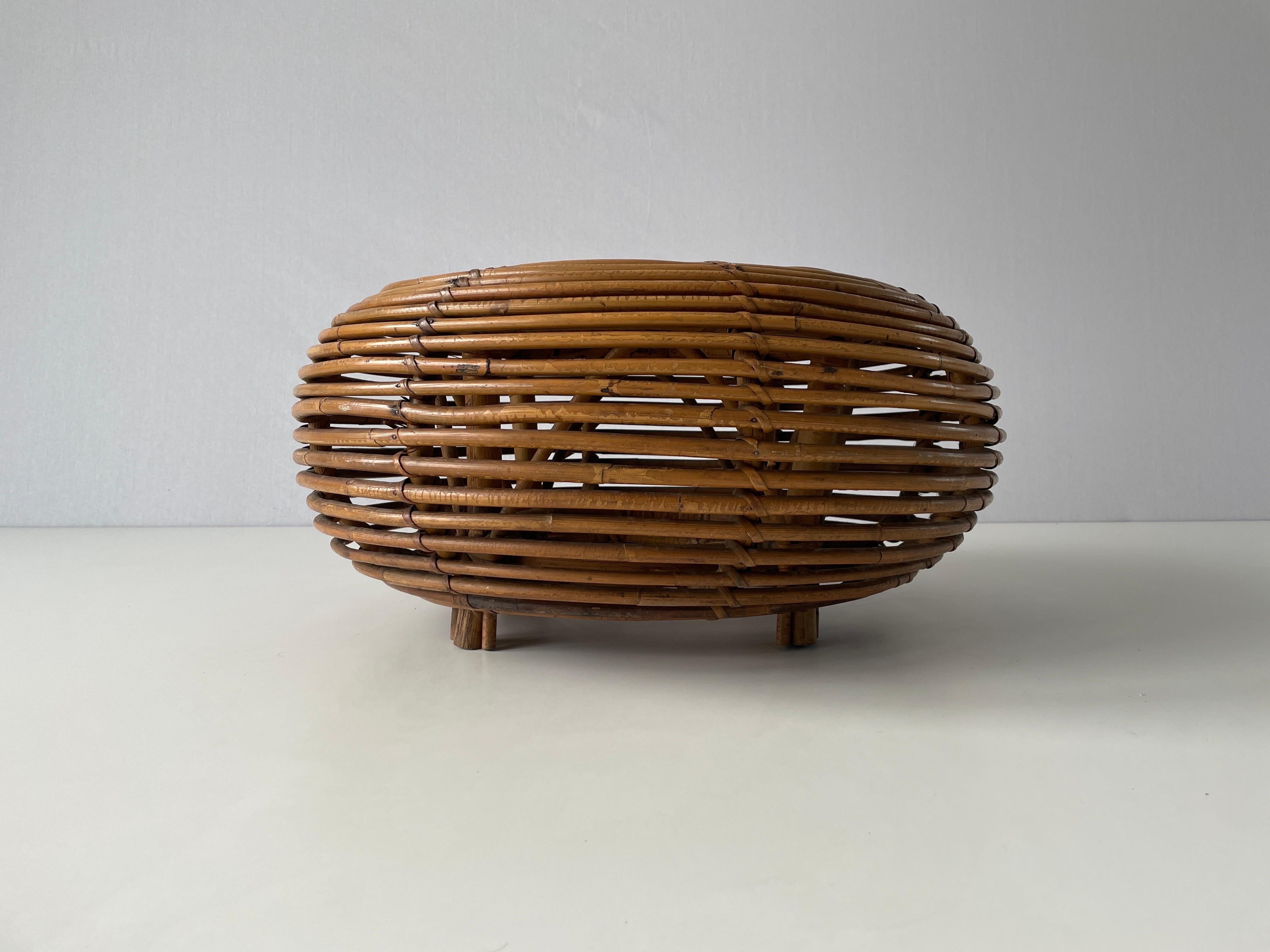Mid-century Modern Round Bamboo Pouf, 1960s, Italy In Good Condition In Hagenbach, DE