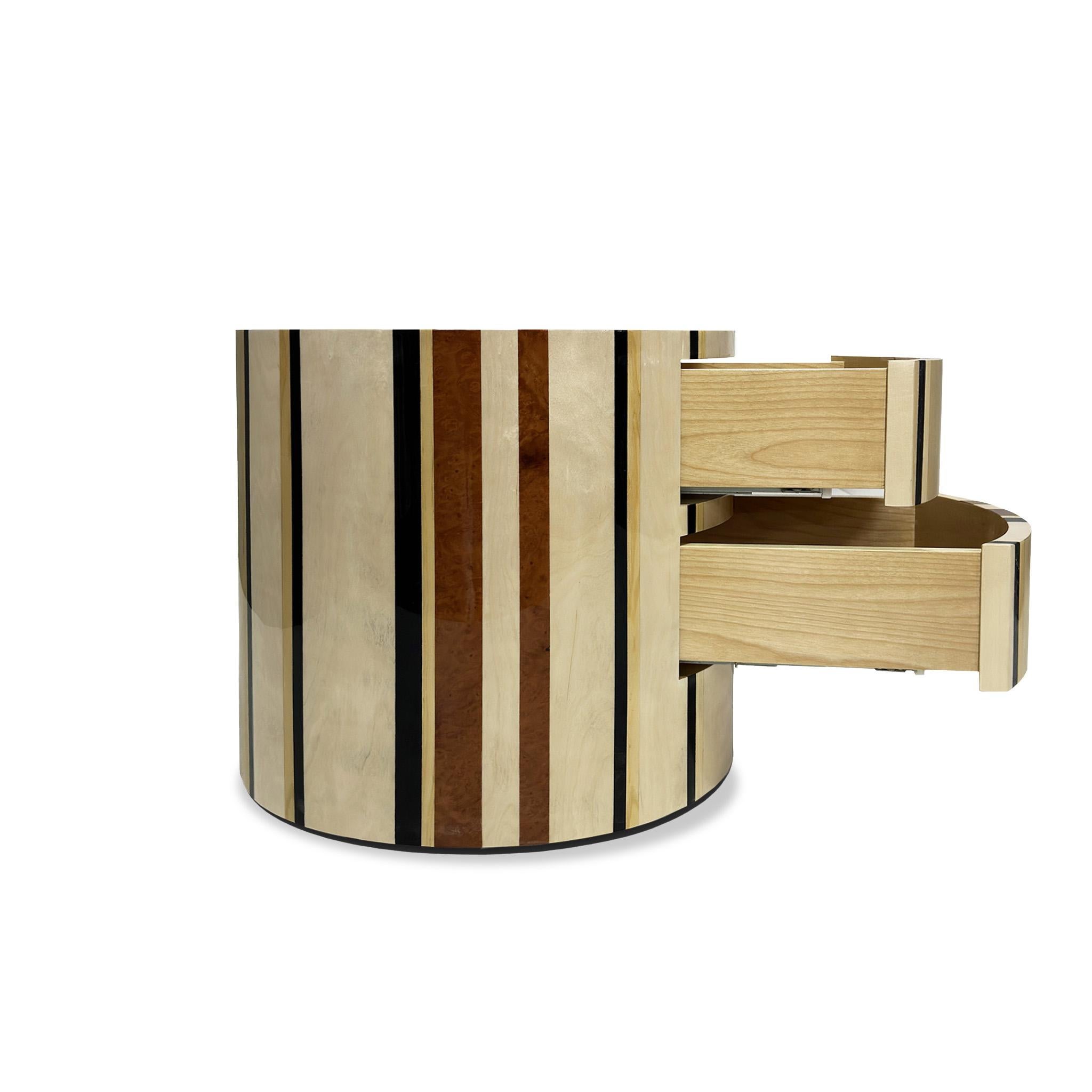 Mid-Century Modern Round Beige & Brown Nachttisch Wood Nightstand 2 Schubladen (Portugiesisch) im Angebot