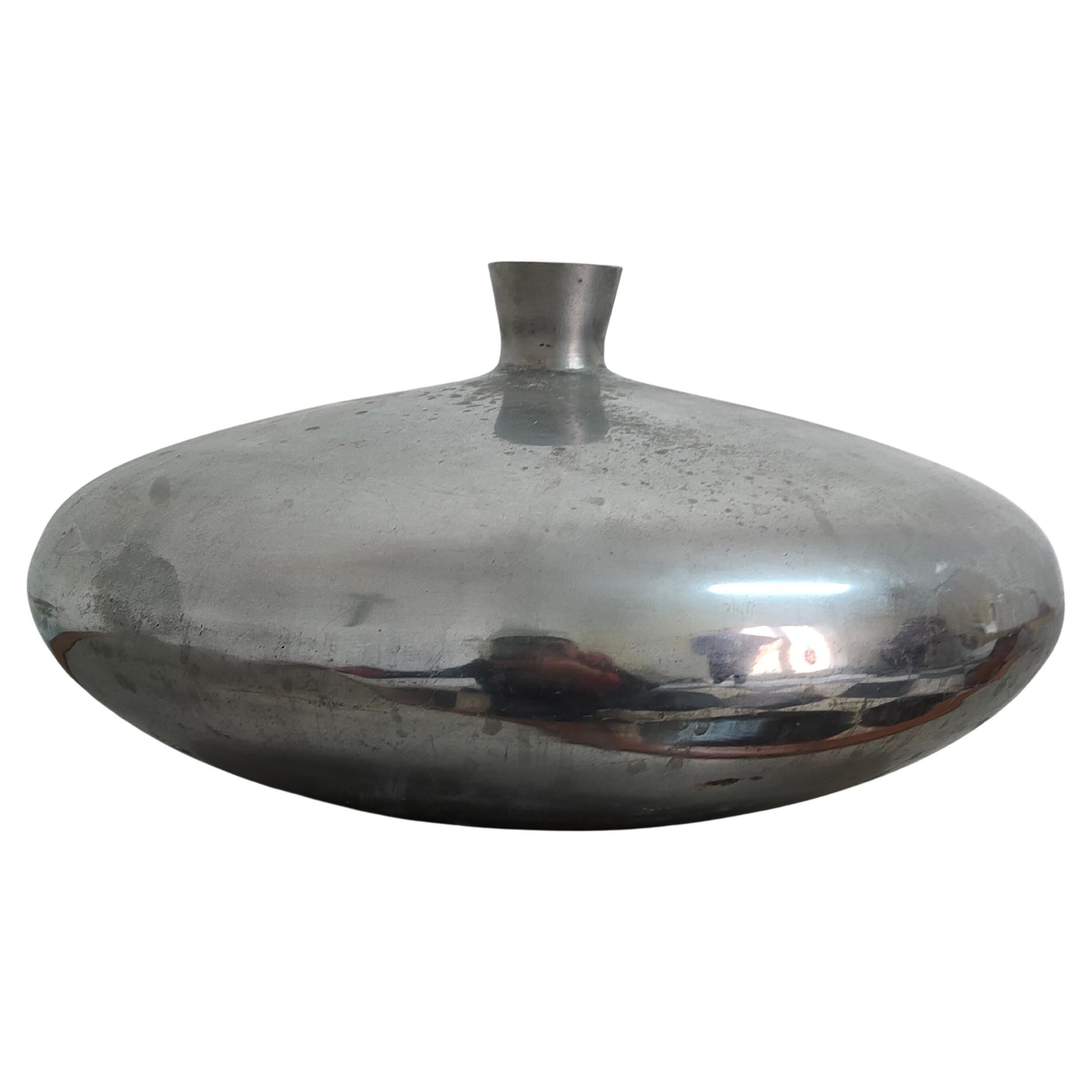 Moderne Mid-Century-Vase aus gegossenem Aluminiumguss, Italien, 1970er Jahre