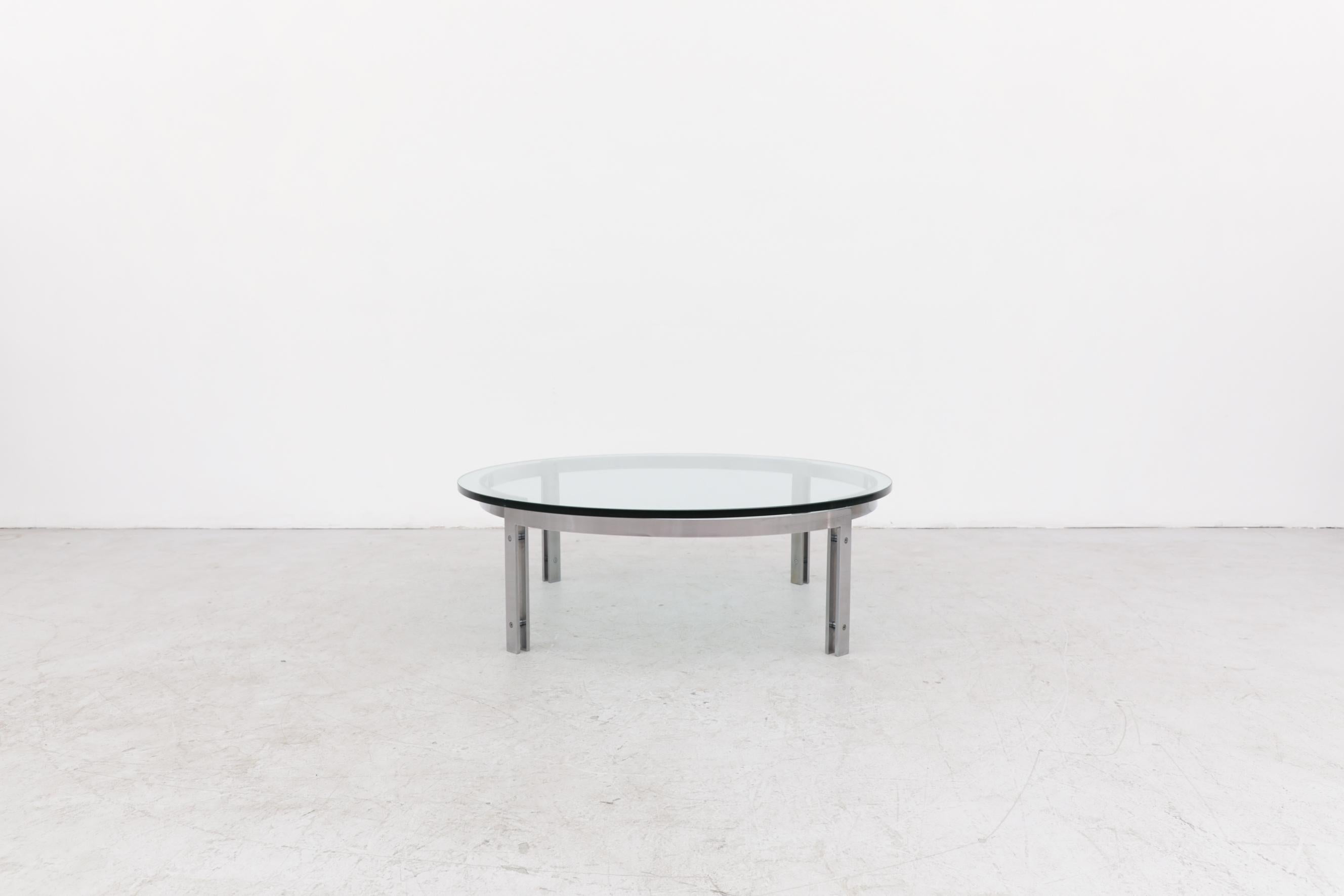 Mid-Century Modern Tables basses rondes modernes du milieu du siècle dernier en chrome et verre plaqué par Metaform en vente