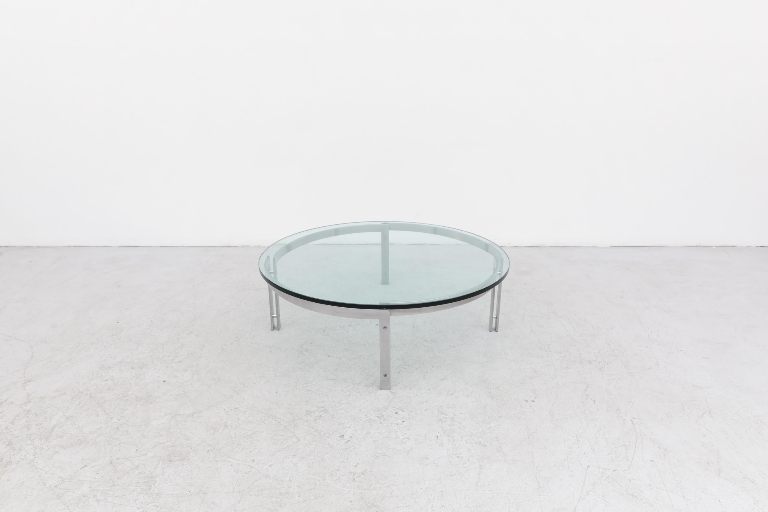 Late 20th Century Mid-Century Modern Round Chrome and Plate Glass Coffee Tables by Metaform For Sale