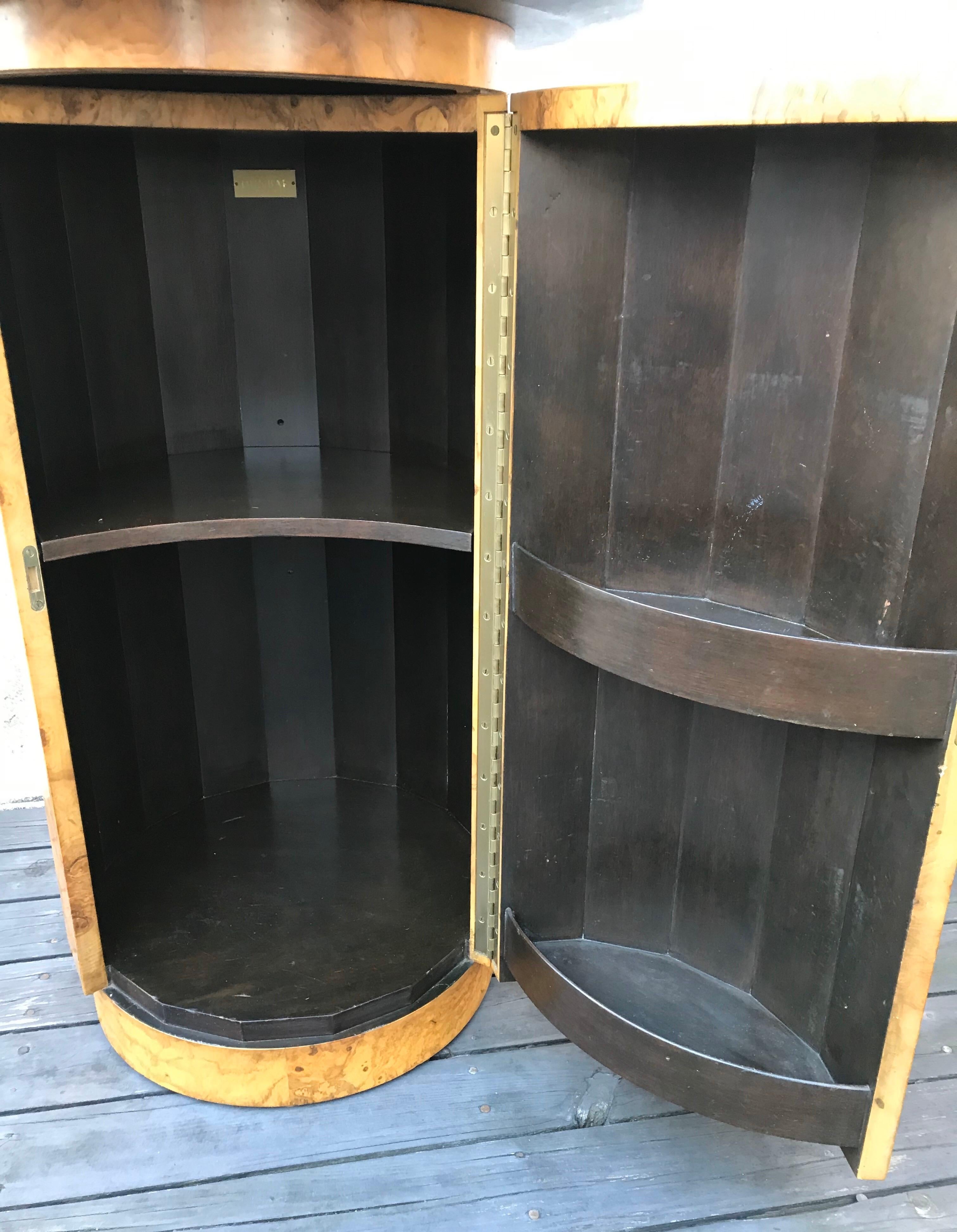 Mid-Century Modern Round Cocktail Bar by Edward Wormley for Dunbar, 1960s In Good Condition In Bedford Hills, NY