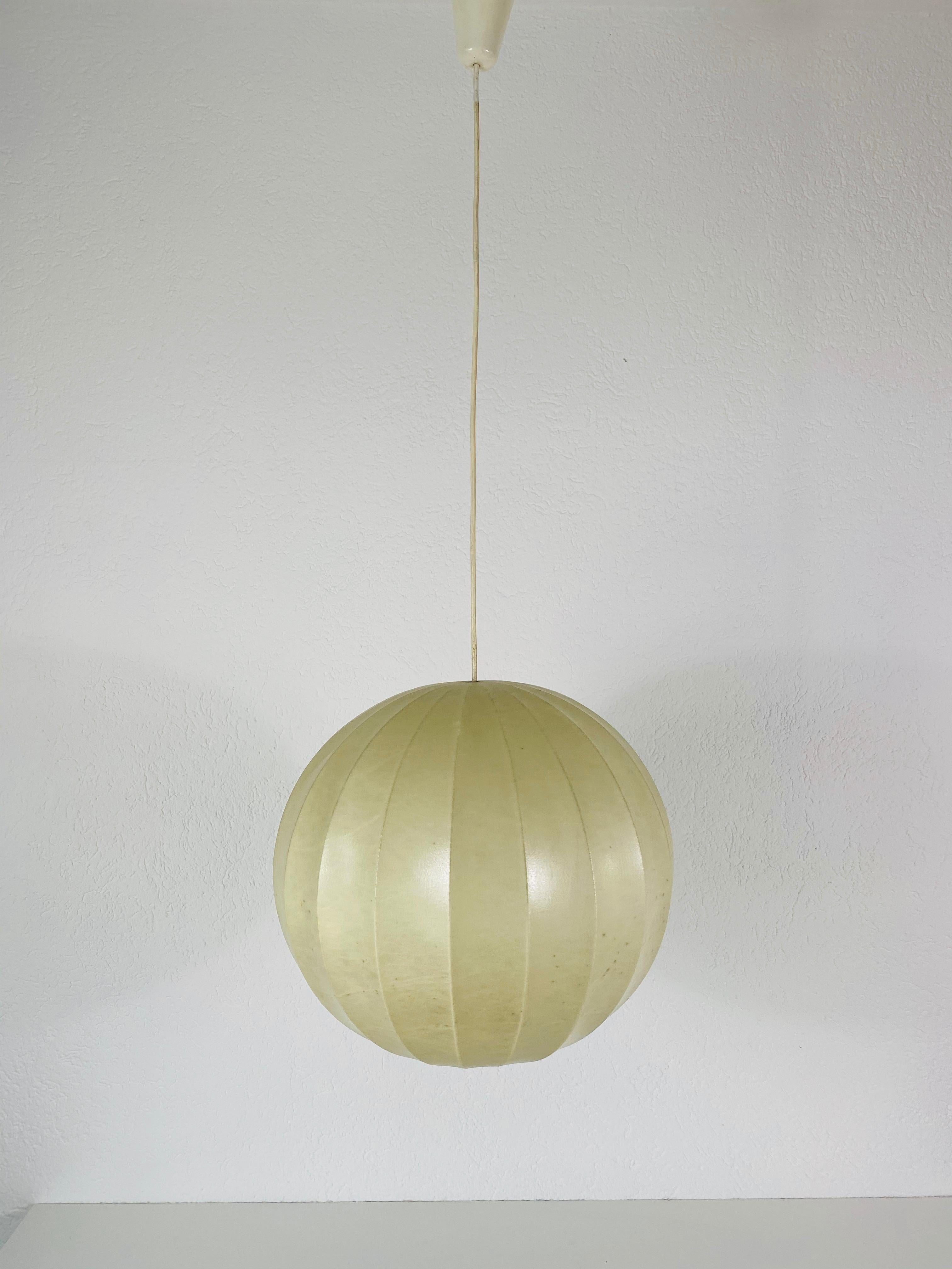 Mid-Century Modern Round Cocoon Pendant Lamp, 1960s, Italy 1