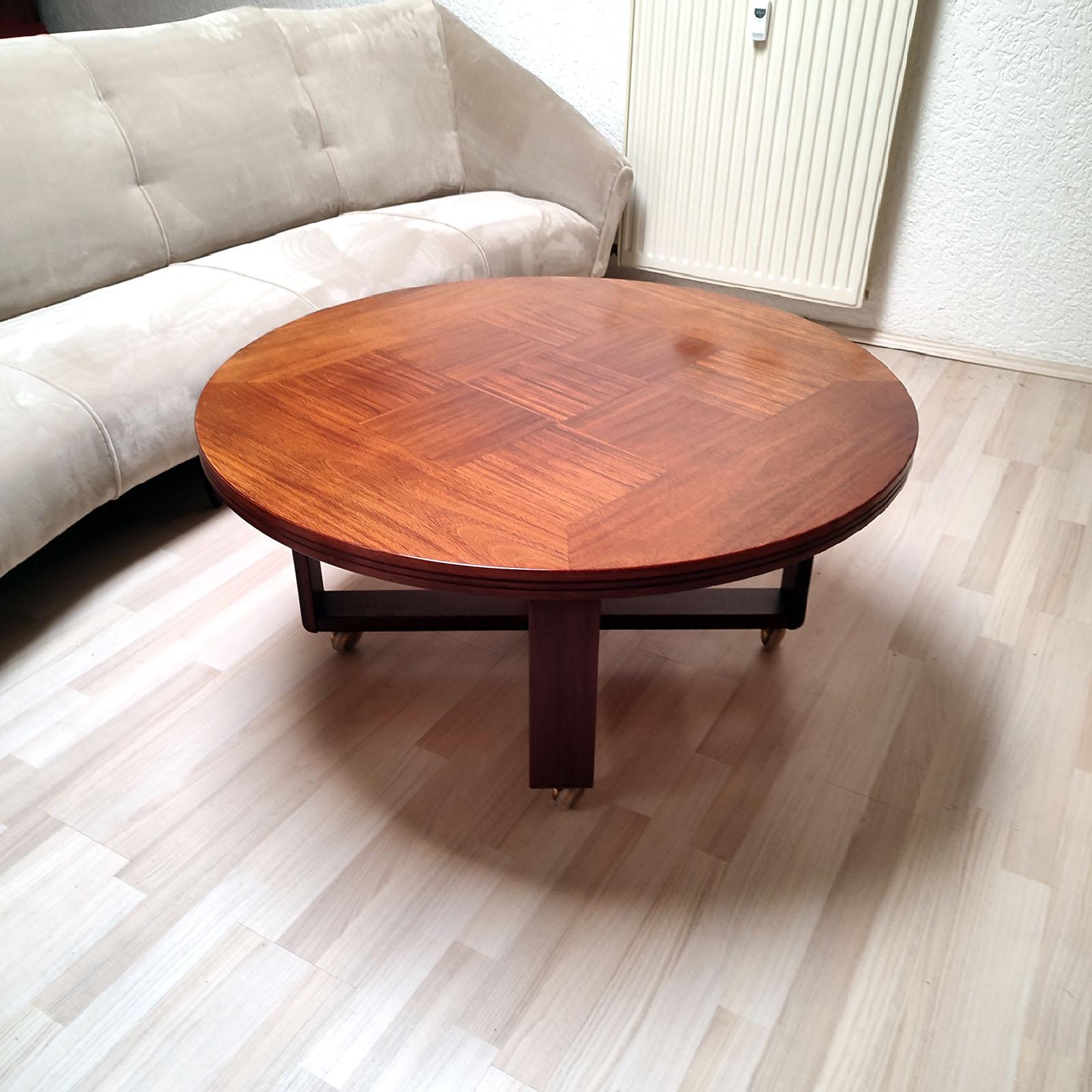 Mid-Century Modern Round Coffee Sofa Table on Castors, Sweden 1970s For Sale 2