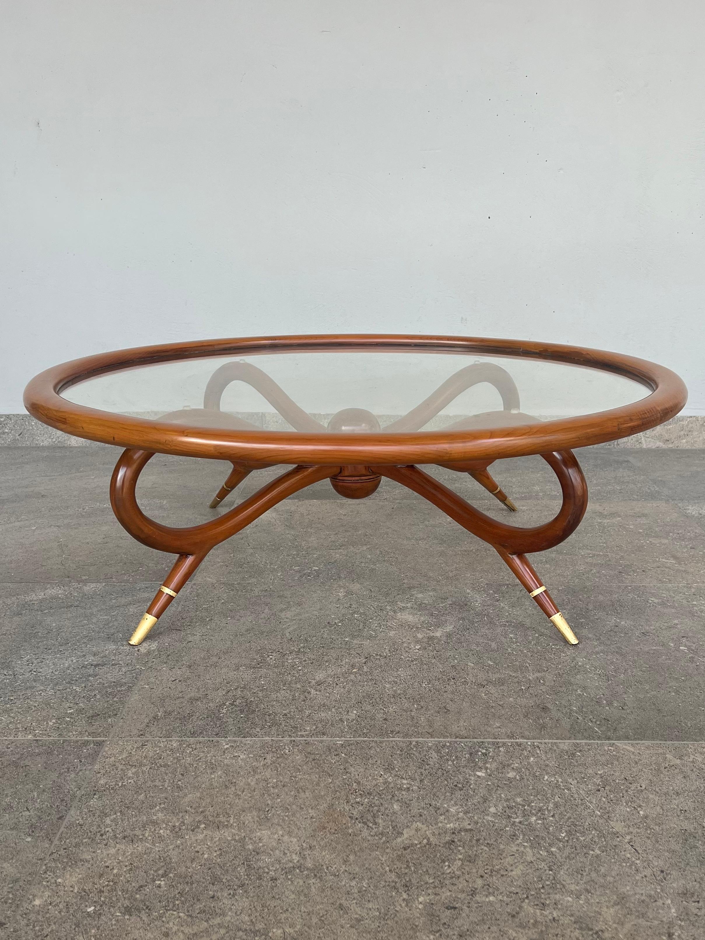Mid-Century Modern Round Coffee Table For Sale 4