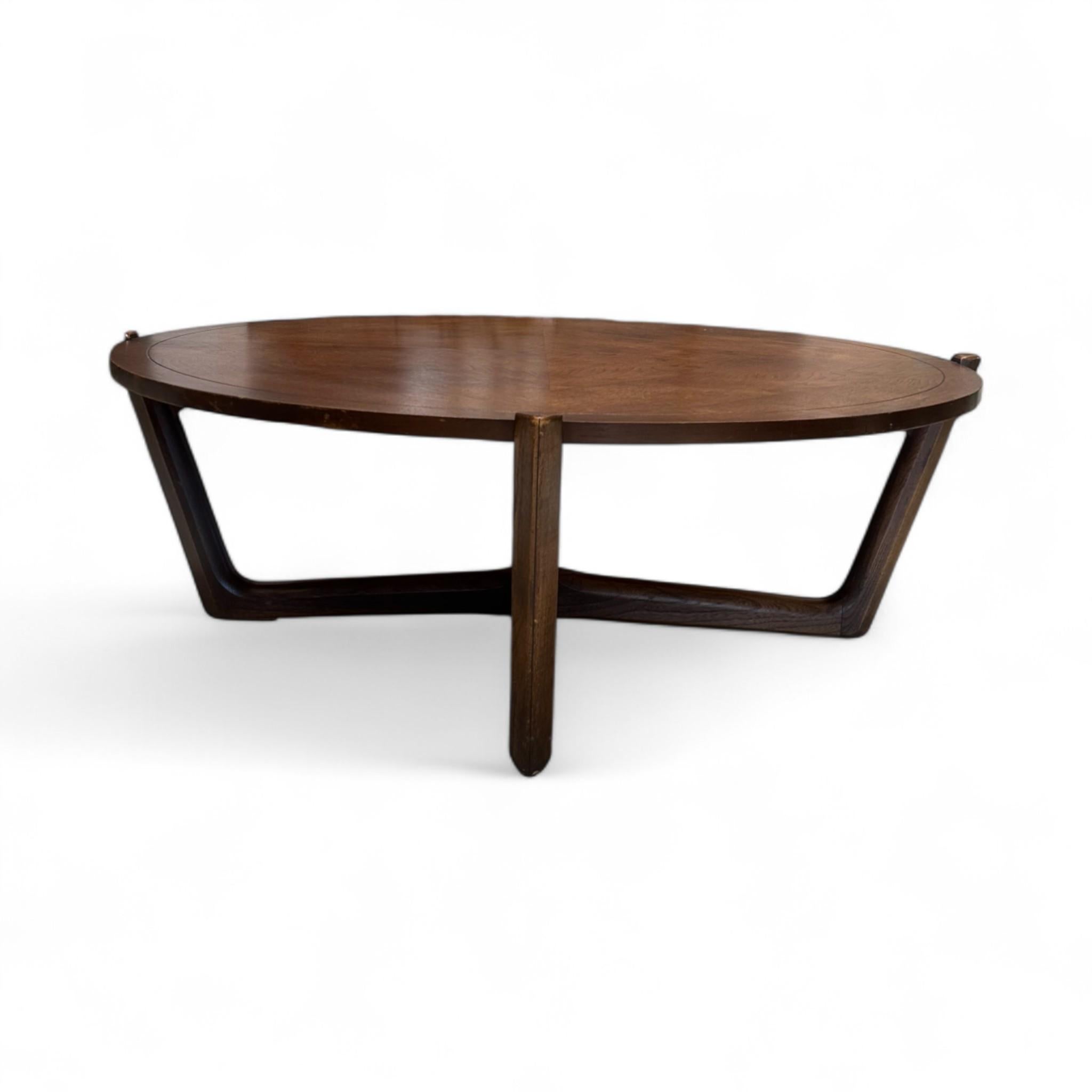XXIe siècle et contemporain Mid-Century Modern Round Coffee Table en vente
